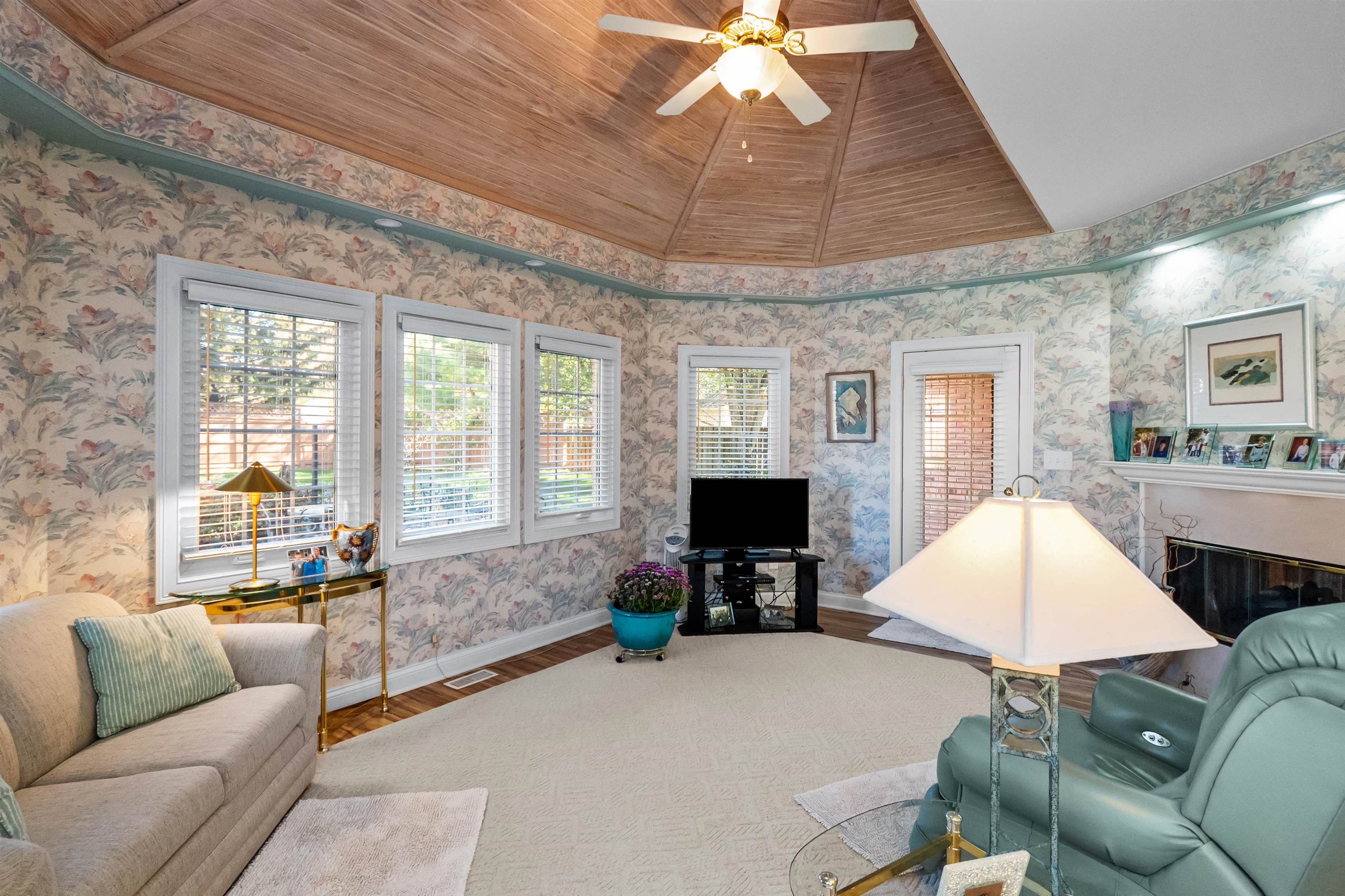 4019 Horseshoe Trace, Owensboro, Kentucky 42303, 4 Bedrooms Bedrooms, ,2 BathroomsBathrooms,Single Family Residence,For Sale,Horseshoe Trace,93501