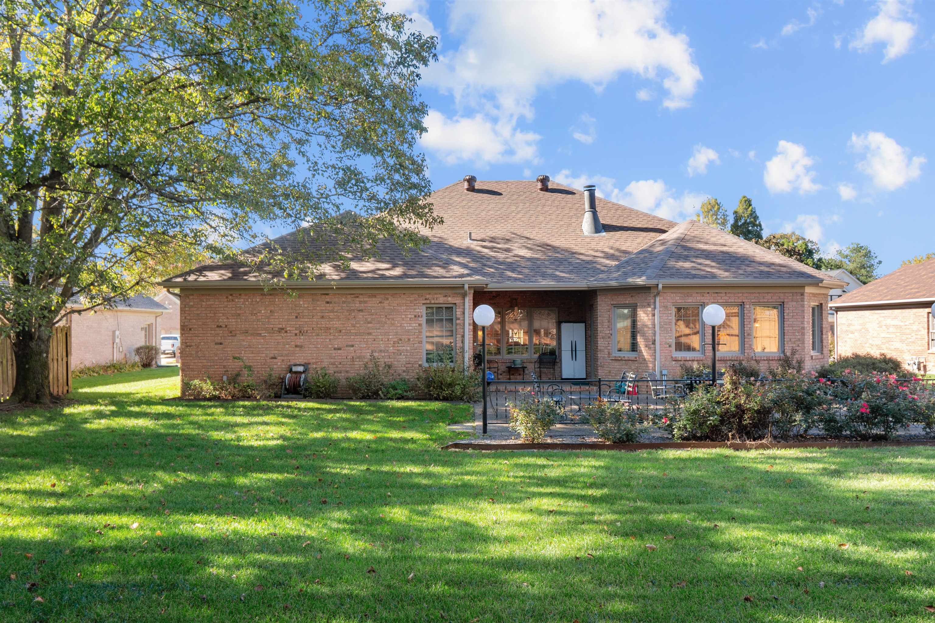 4019 Horseshoe Trace, Owensboro, Kentucky 42303, 4 Bedrooms Bedrooms, ,2 BathroomsBathrooms,Single Family Residence,For Sale,Horseshoe Trace,93501