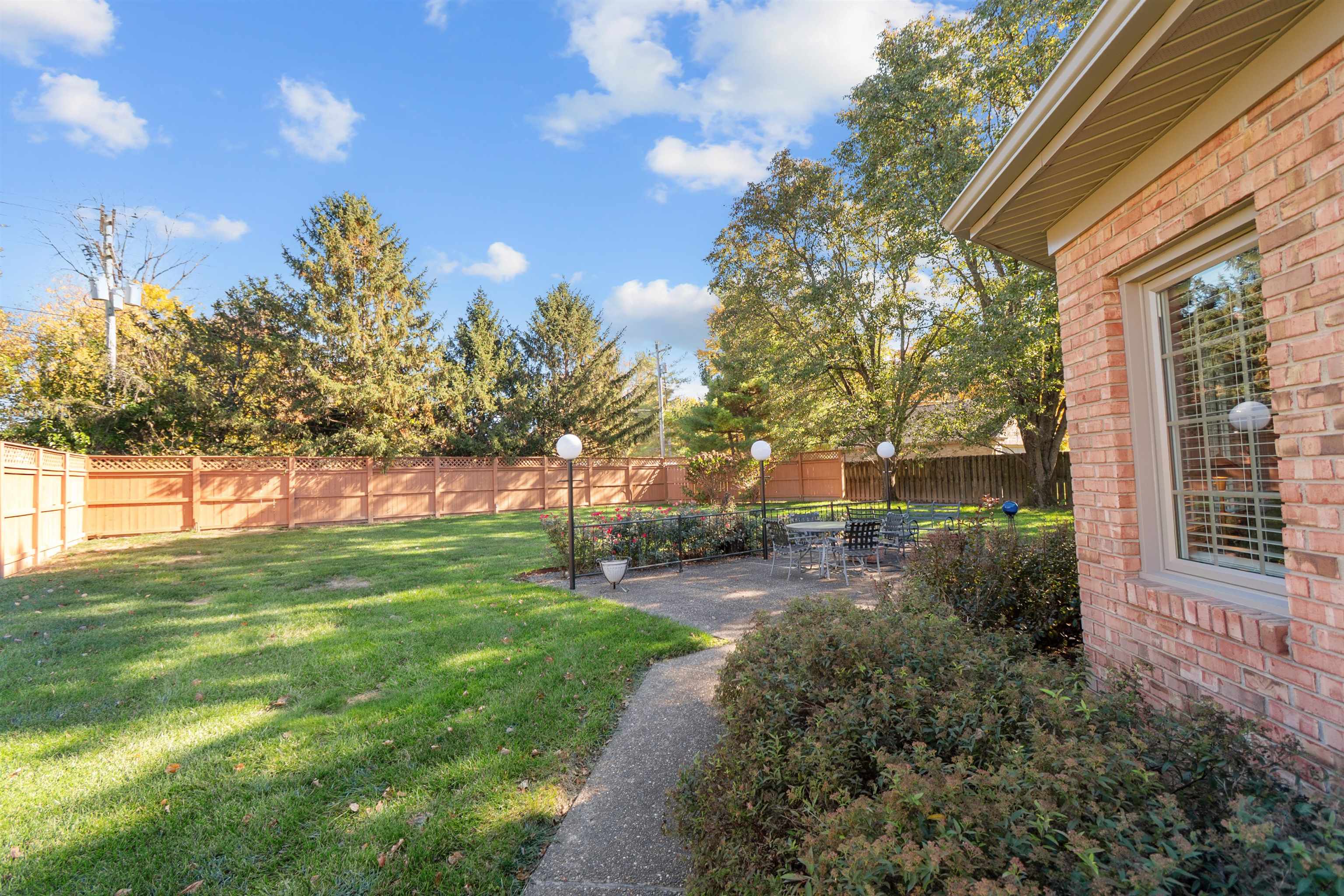 4019 Horseshoe Trace, Owensboro, Kentucky 42303, 4 Bedrooms Bedrooms, ,2 BathroomsBathrooms,Single Family Residence,For Sale,Horseshoe Trace,93501