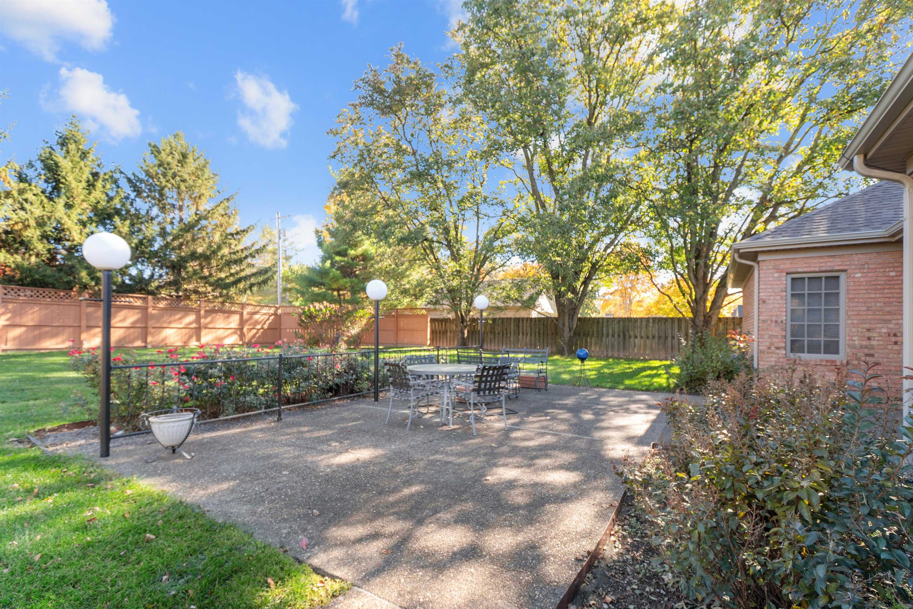 4019 Horseshoe Trace, Owensboro, Kentucky 42303, 4 Bedrooms Bedrooms, ,2 BathroomsBathrooms,Single Family Residence,For Sale,Horseshoe Trace,93501