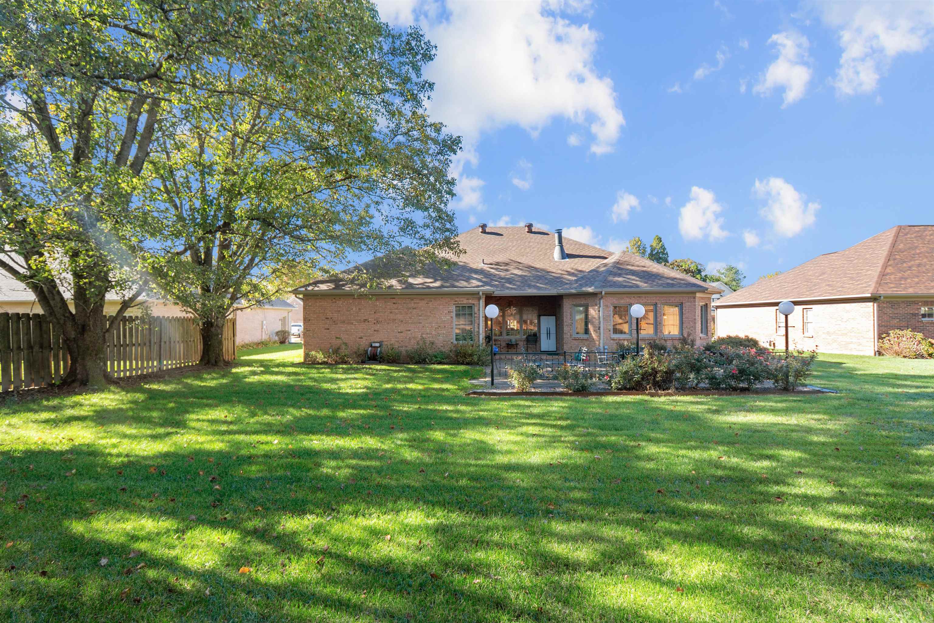 4019 Horseshoe Trace, Owensboro, Kentucky 42303, 4 Bedrooms Bedrooms, ,2 BathroomsBathrooms,Single Family Residence,For Sale,Horseshoe Trace,93501