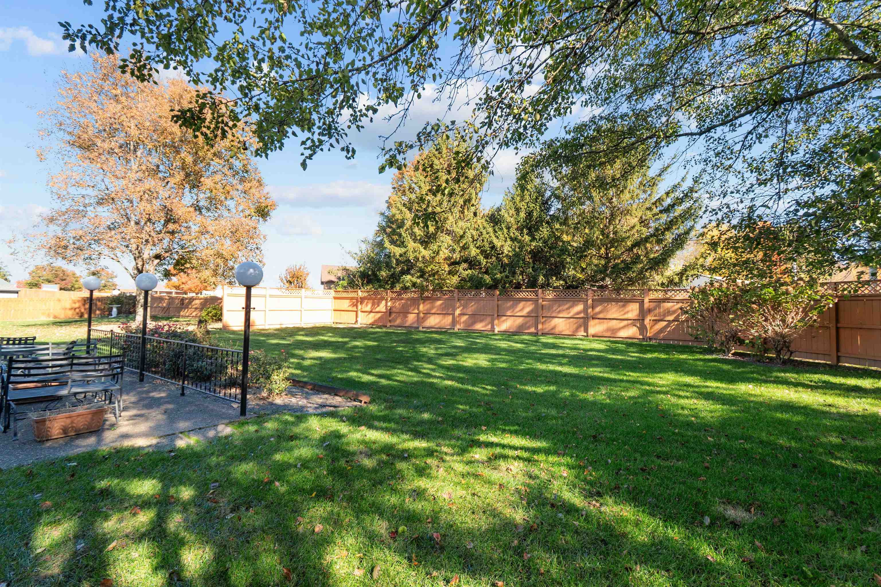 4019 Horseshoe Trace, Owensboro, Kentucky 42303, 4 Bedrooms Bedrooms, ,2 BathroomsBathrooms,Single Family Residence,For Sale,Horseshoe Trace,93501