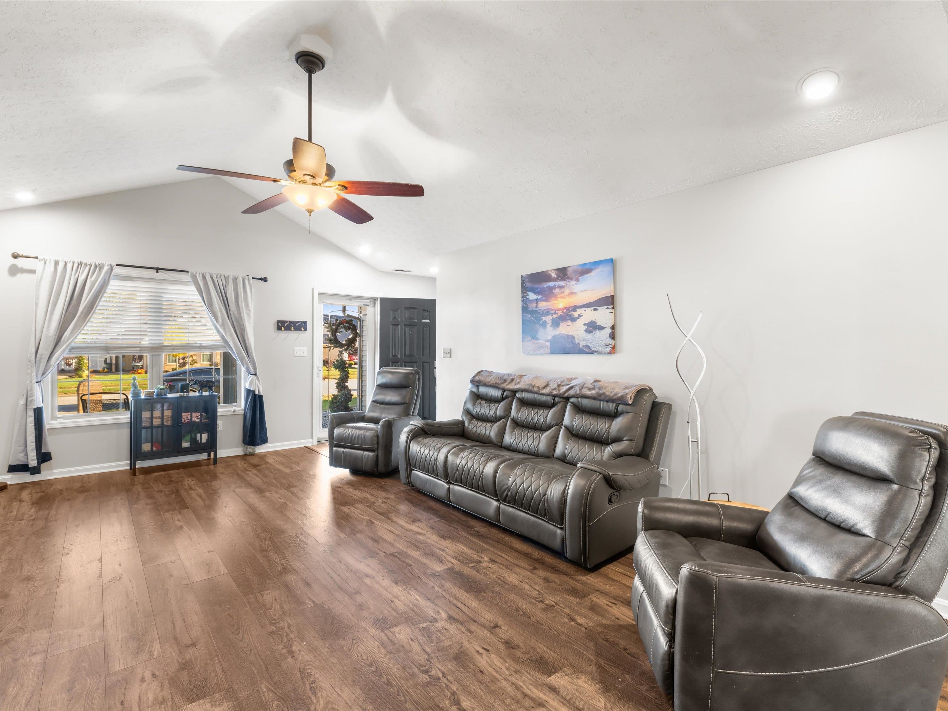 3155 Bridle Way, Owensboro, Kentucky 42303, 3 Bedrooms Bedrooms, ,2 BathroomsBathrooms,Single Family Residence,For Sale,Bridle Way,93502