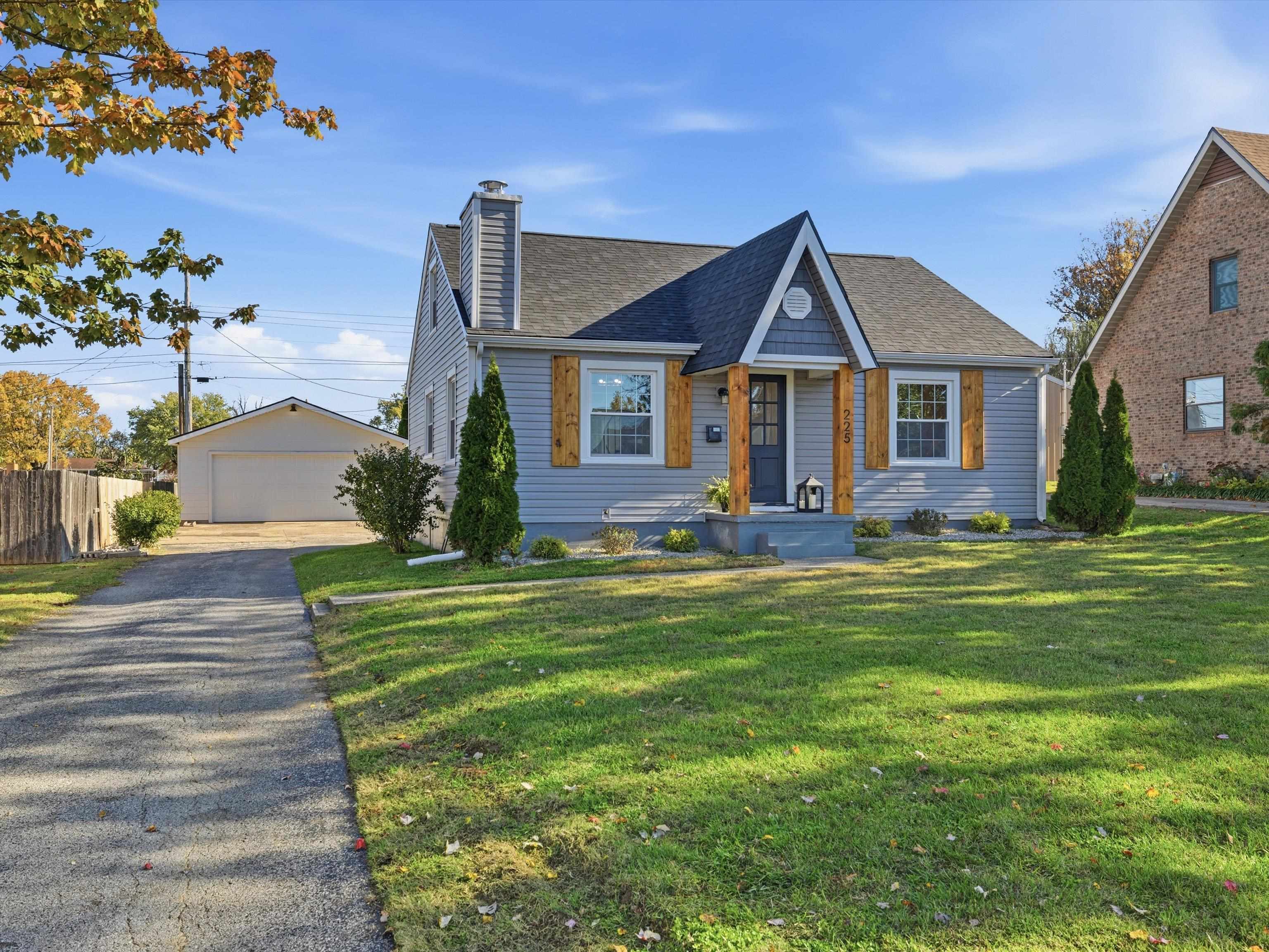 225 Redbud Road, Owensboro, Kentucky 42303, 3 Bedrooms Bedrooms, ,1 BathroomBathrooms,Single Family Residence,For Sale,Redbud Road,93504