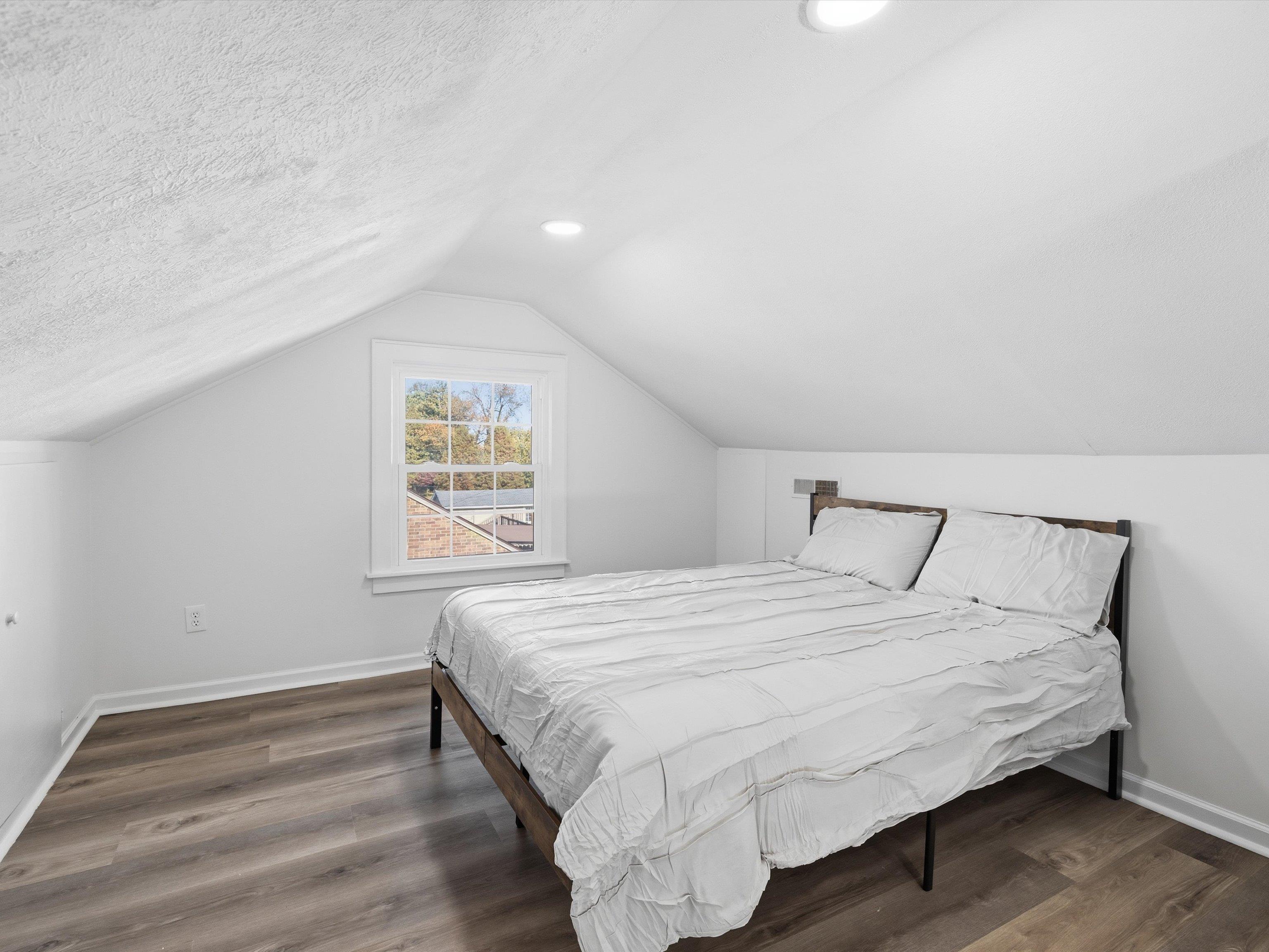 225 Redbud Road, Owensboro, Kentucky 42303, 3 Bedrooms Bedrooms, ,1 BathroomBathrooms,Single Family Residence,For Sale,Redbud Road,93504