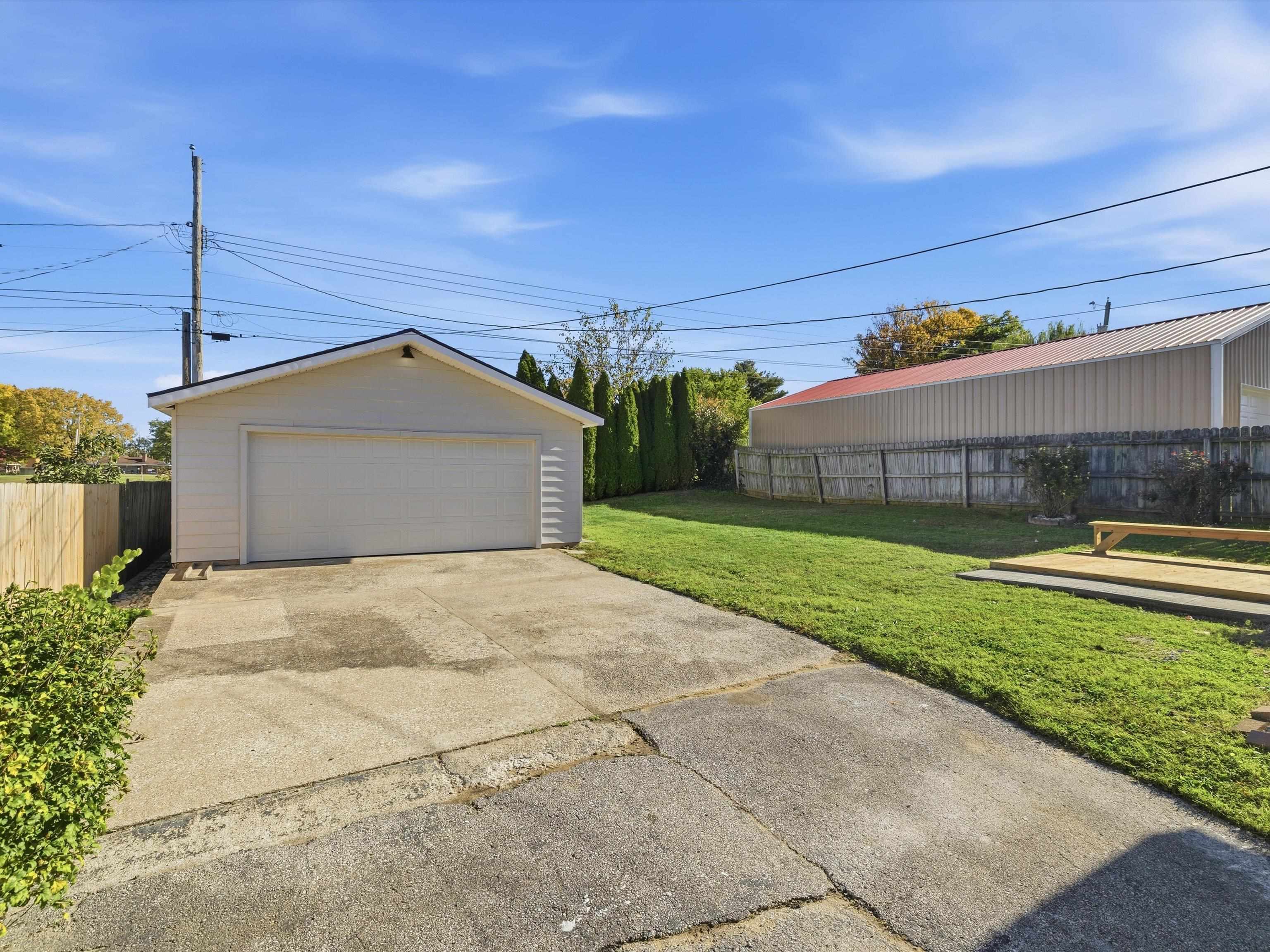 225 Redbud Road, Owensboro, Kentucky 42303, 3 Bedrooms Bedrooms, ,1 BathroomBathrooms,Single Family Residence,For Sale,Redbud Road,93504