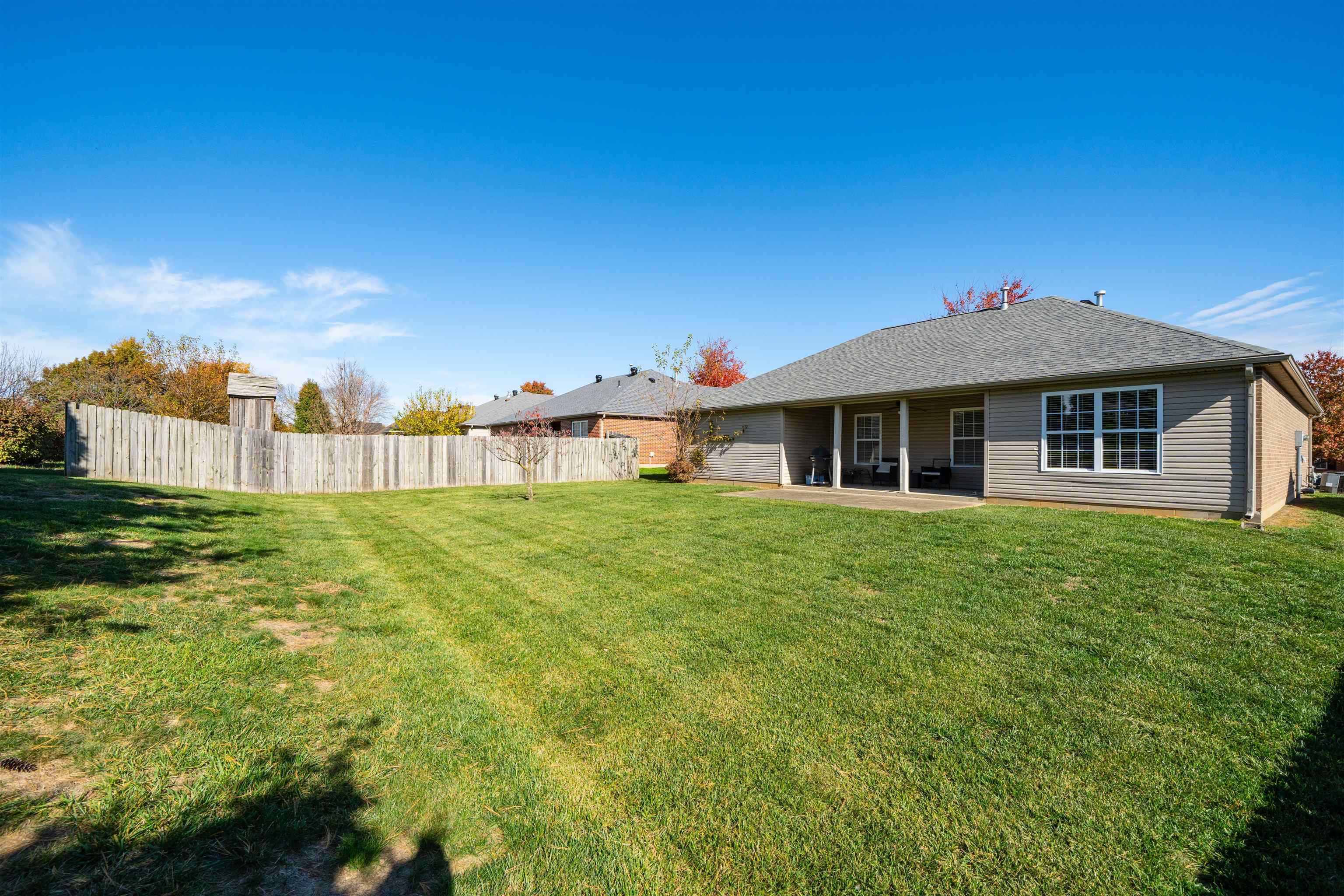 2844 Avenue of the Parks, Owensboro, Kentucky 42303, 3 Bedrooms Bedrooms, ,2 BathroomsBathrooms,Single Family Residence,For Sale,Avenue of the Parks,93510