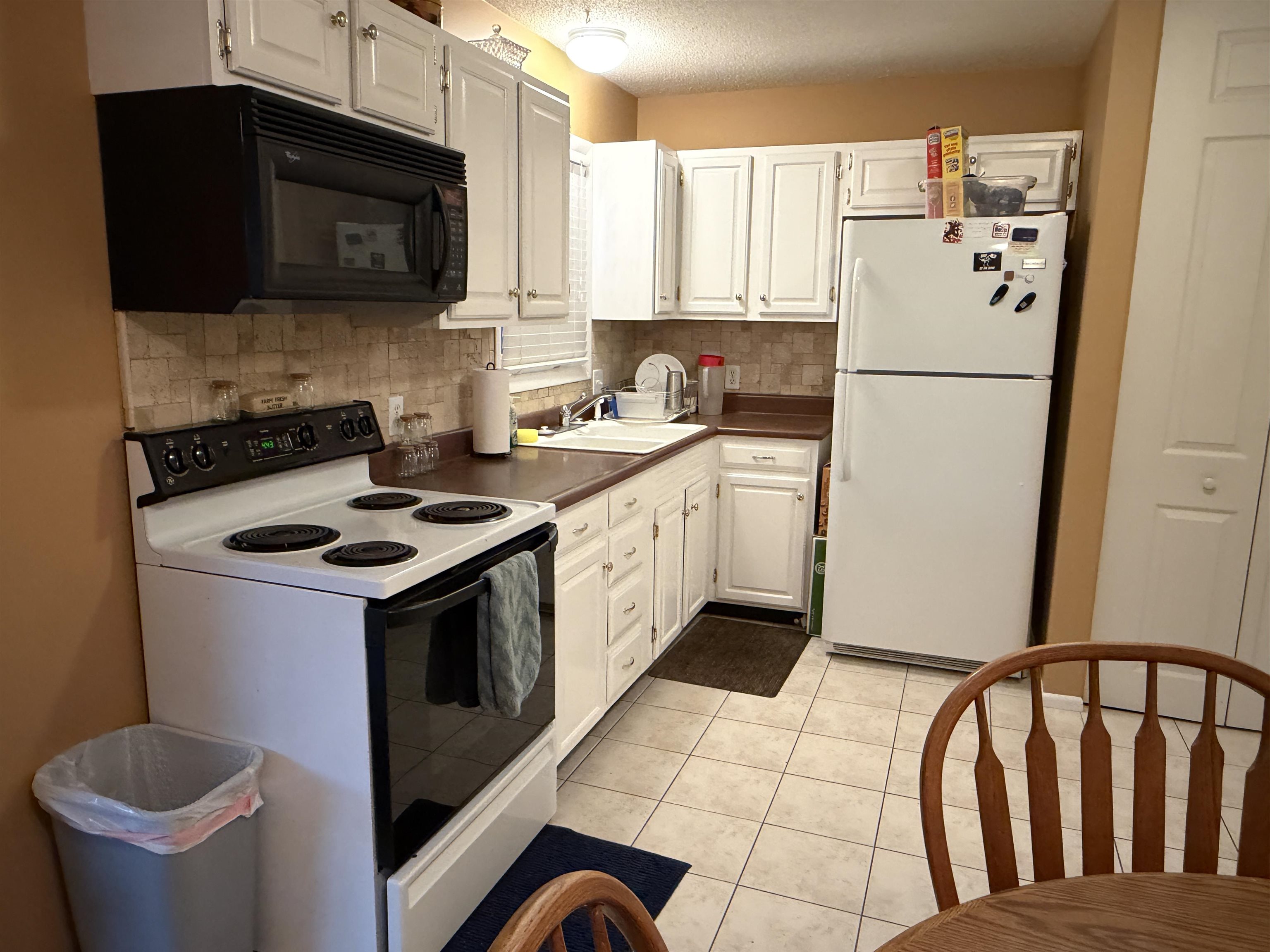 3826 Buckland Square, Owensboro, Kentucky 42301, 3 Bedrooms Bedrooms, ,1 BathroomBathrooms,Single Family Residence,For Sale,Buckland Square,93522