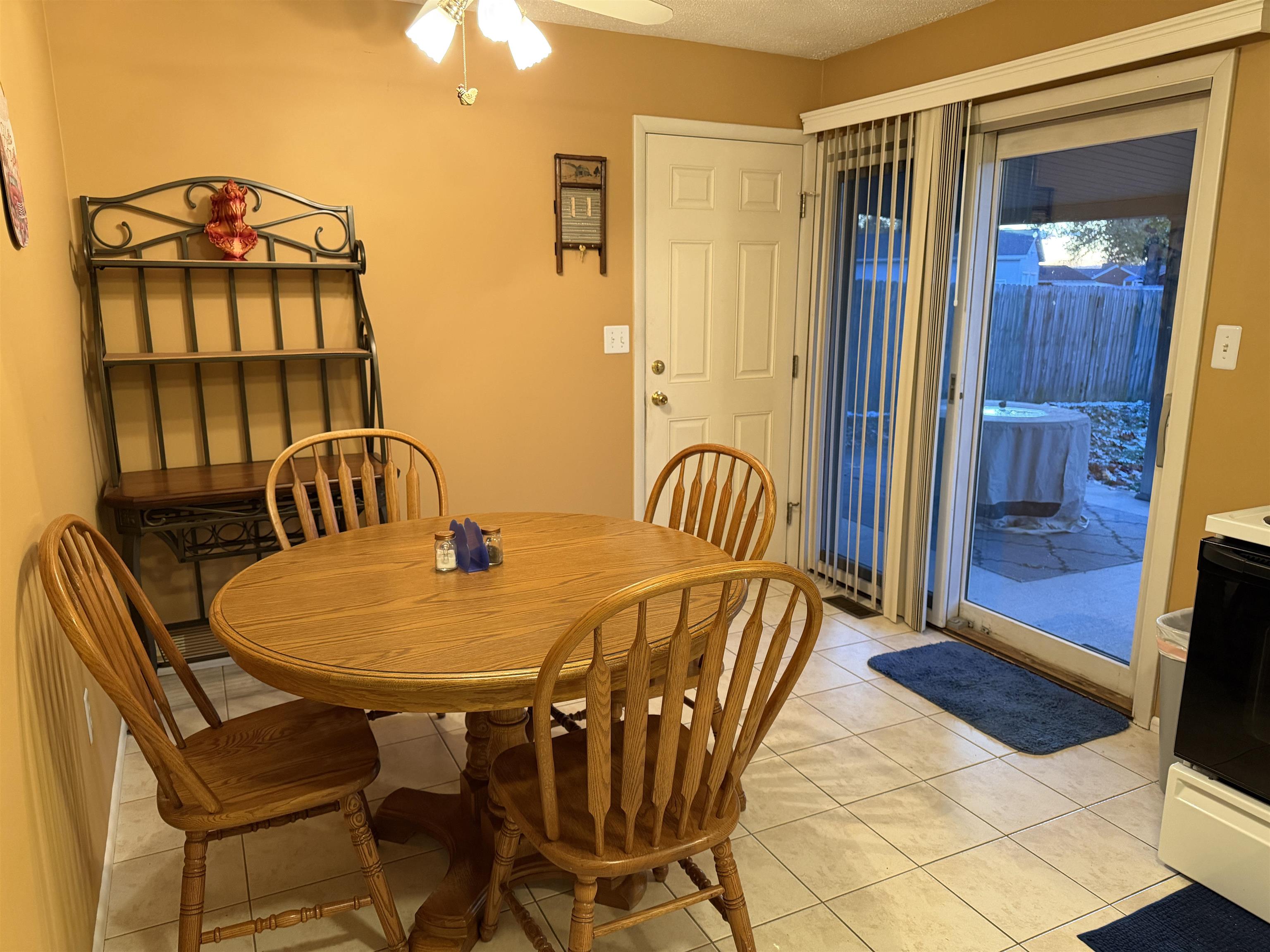 3826 Buckland Square, Owensboro, Kentucky 42301, 3 Bedrooms Bedrooms, ,1 BathroomBathrooms,Single Family Residence,For Sale,Buckland Square,93522