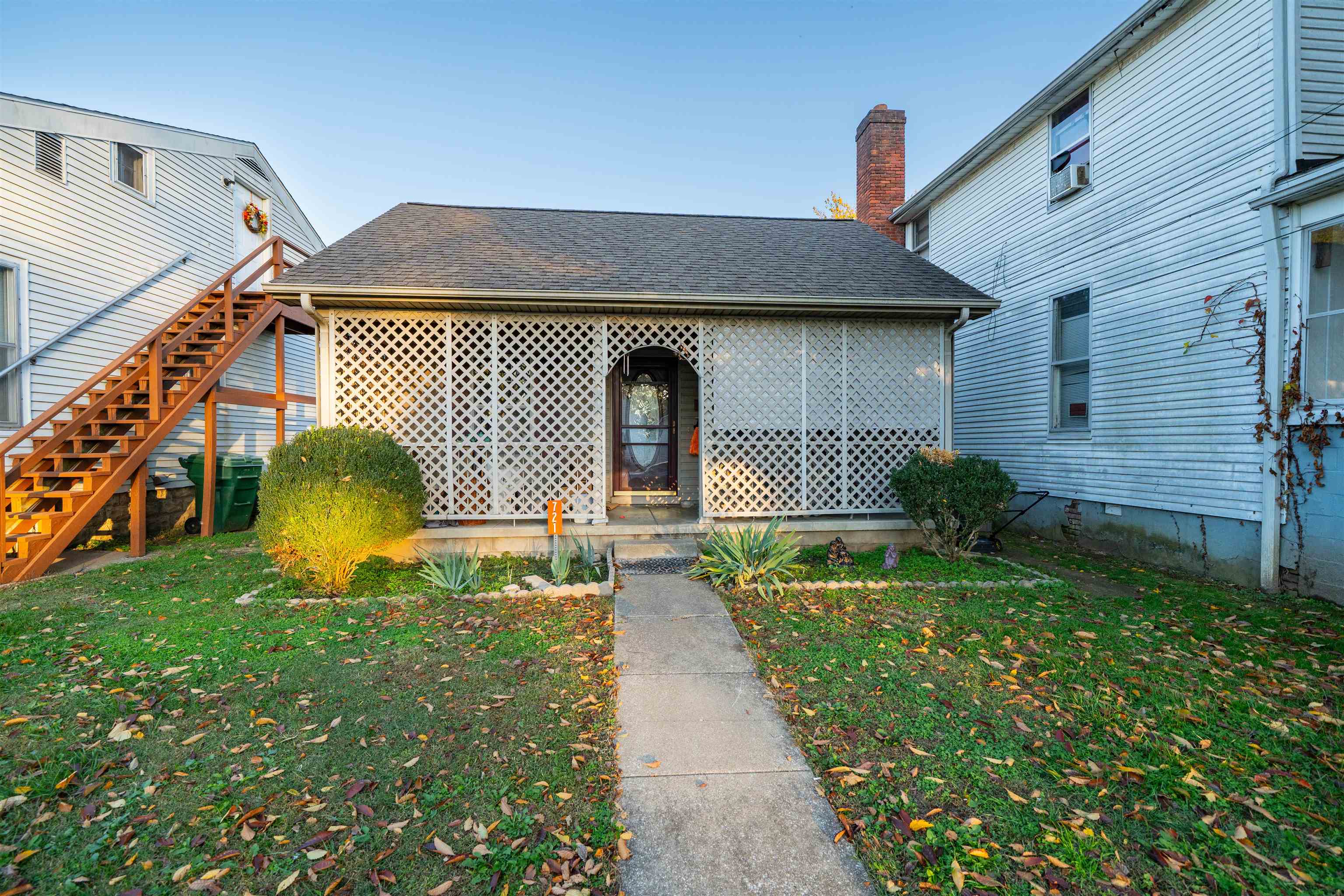 721 Bolivar St, Owensboro, Kentucky 42301, 3 Bedrooms Bedrooms, ,2 BathroomsBathrooms,Single Family Residence,For Sale,Bolivar St,93529