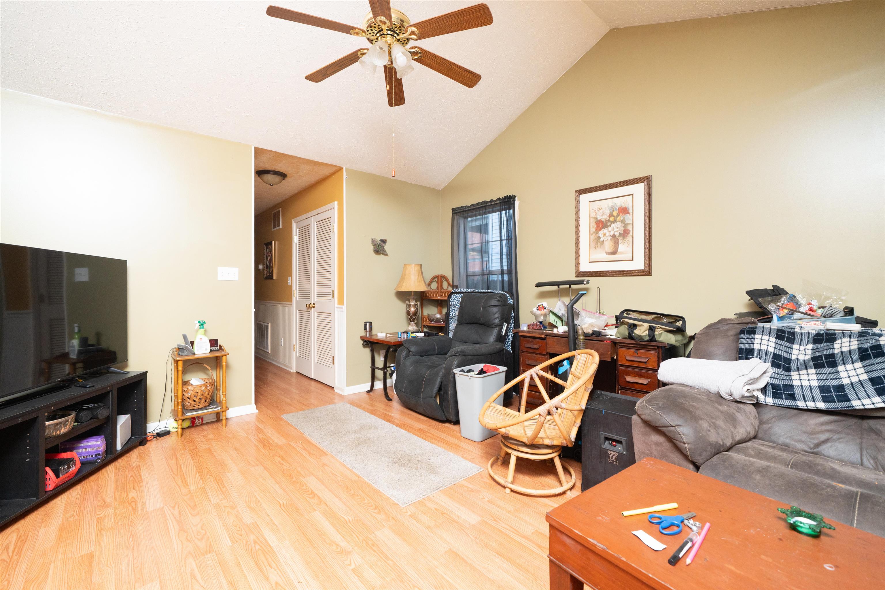 721 Bolivar St, Owensboro, Kentucky 42301, 3 Bedrooms Bedrooms, ,2 BathroomsBathrooms,Single Family Residence,For Sale,Bolivar St,93529