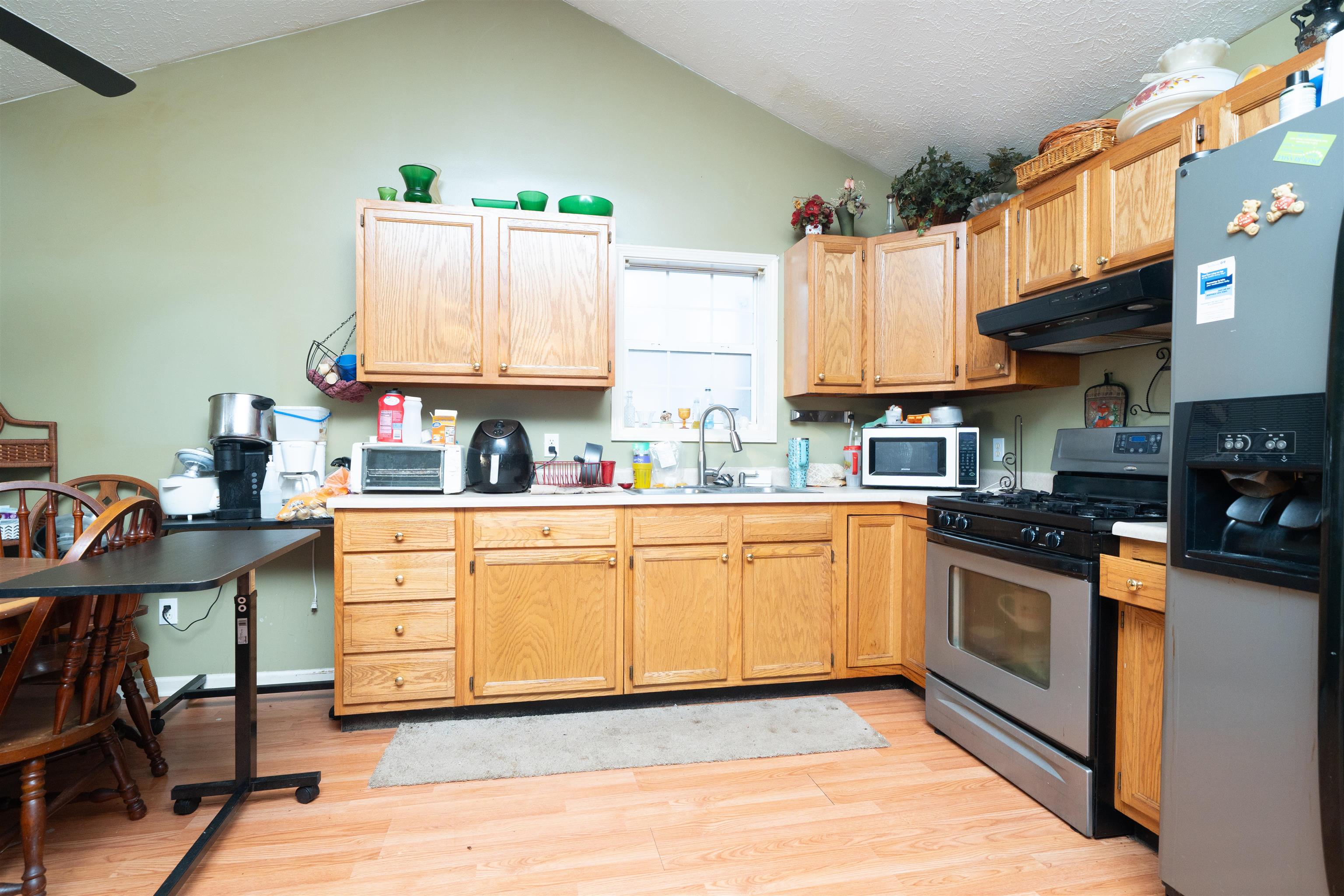 721 Bolivar St, Owensboro, Kentucky 42301, 3 Bedrooms Bedrooms, ,2 BathroomsBathrooms,Single Family Residence,For Sale,Bolivar St,93529