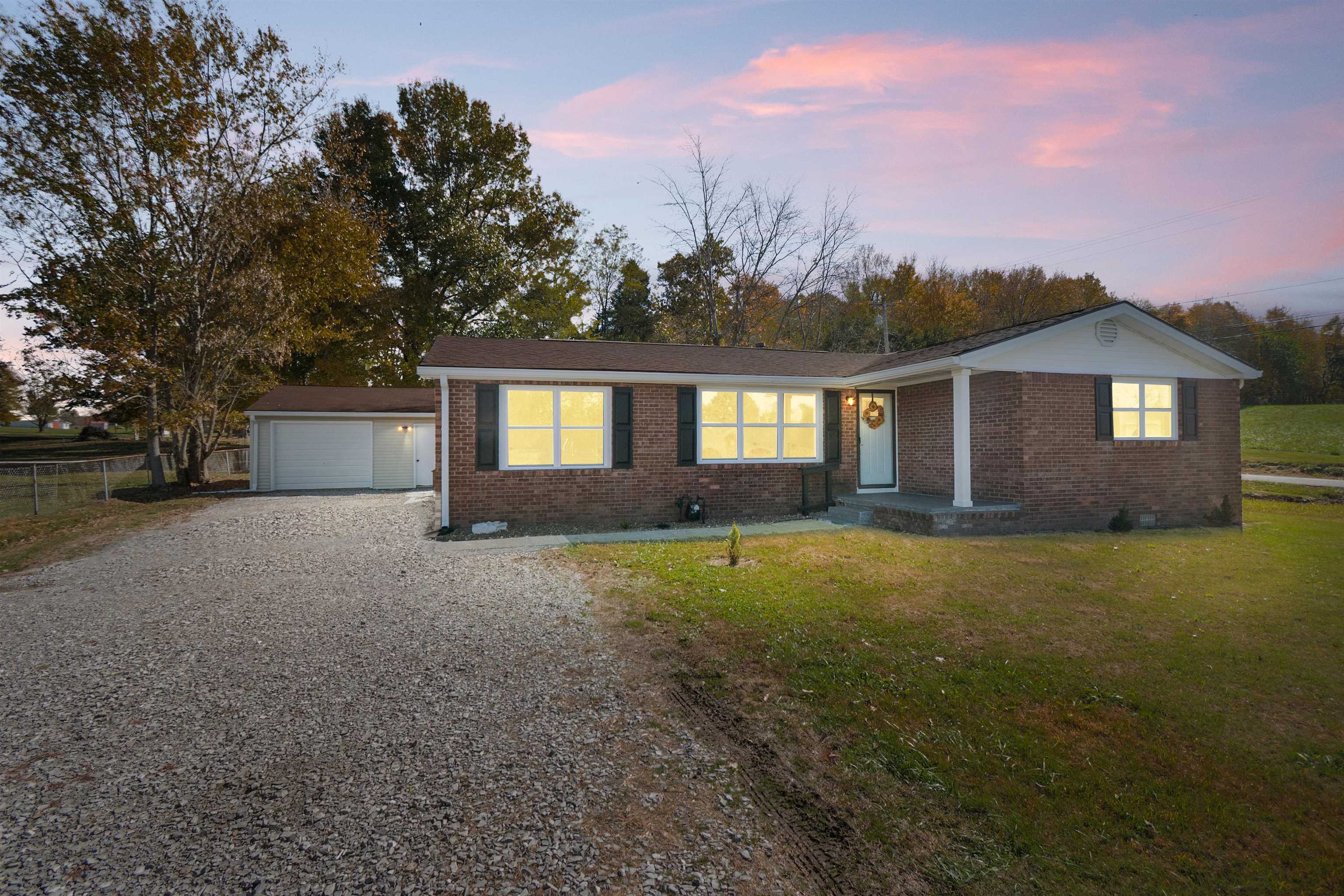 10570 Jefferson Street, Whitesville, Kentucky 42378, 3 Bedrooms Bedrooms, ,2 BathroomsBathrooms,Single Family Residence,For Sale,Jefferson Street,93531