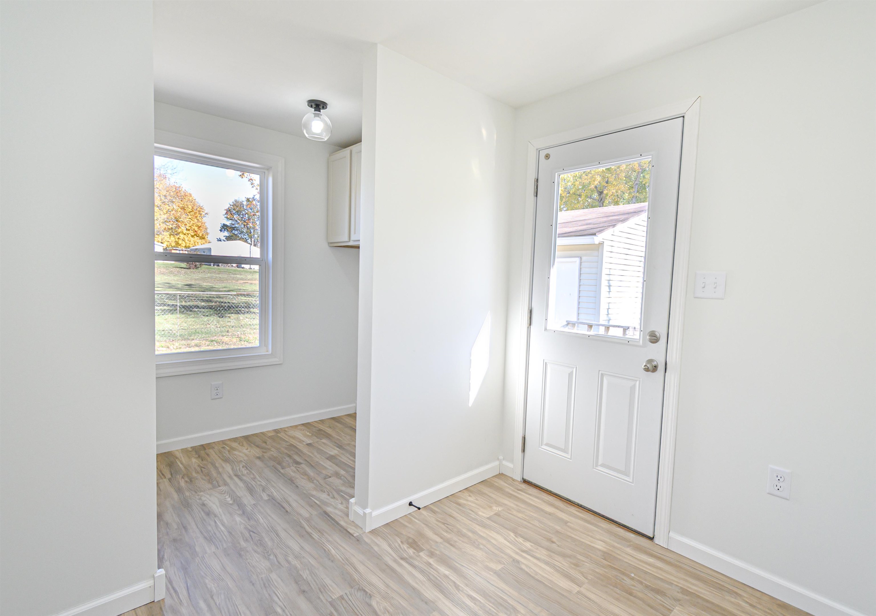 10570 Jefferson Street, Whitesville, Kentucky 42378, 3 Bedrooms Bedrooms, ,2 BathroomsBathrooms,Single Family Residence,For Sale,Jefferson Street,93531