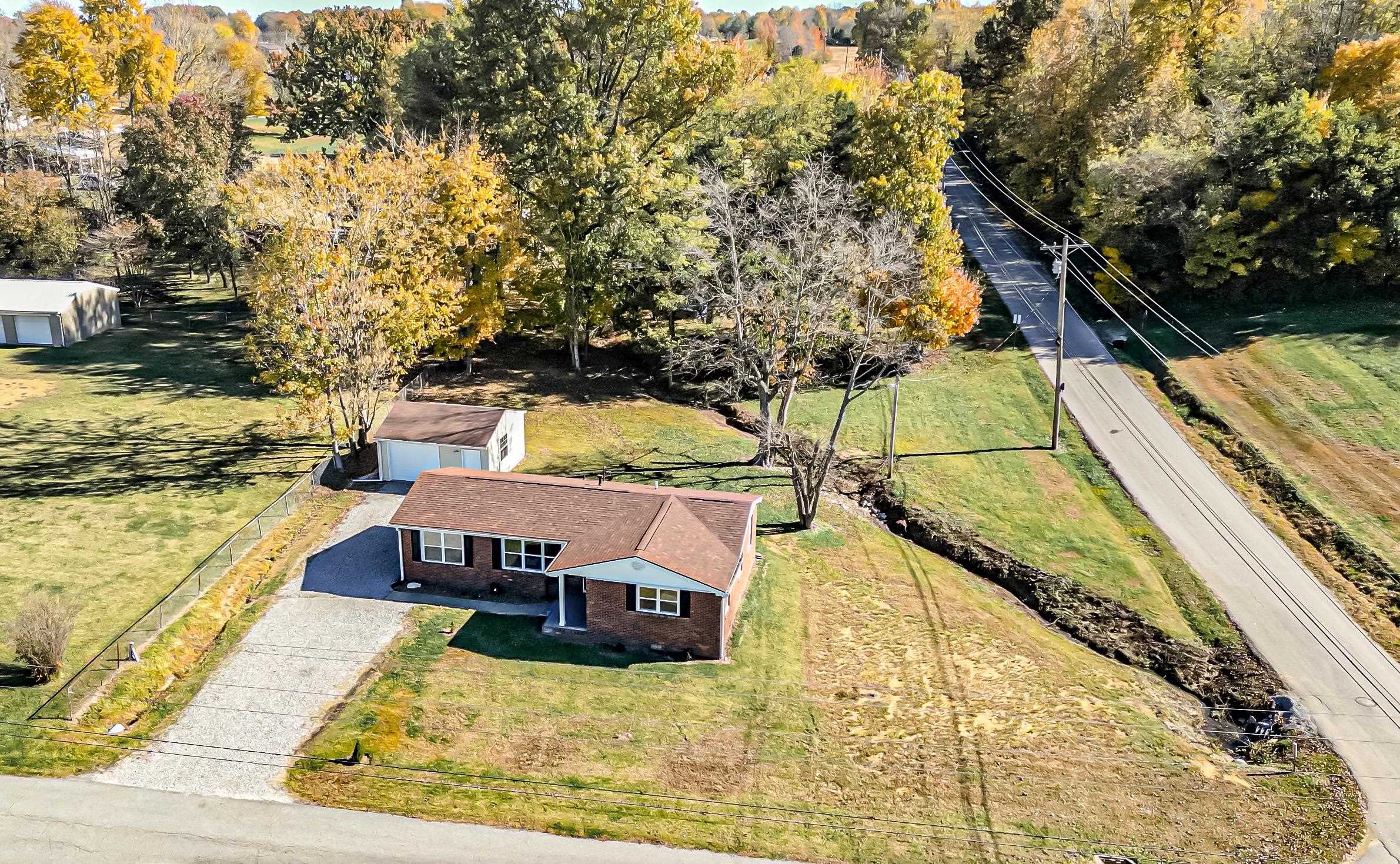 10570 Jefferson Street, Whitesville, Kentucky 42378, 3 Bedrooms Bedrooms, ,2 BathroomsBathrooms,Single Family Residence,For Sale,Jefferson Street,93531