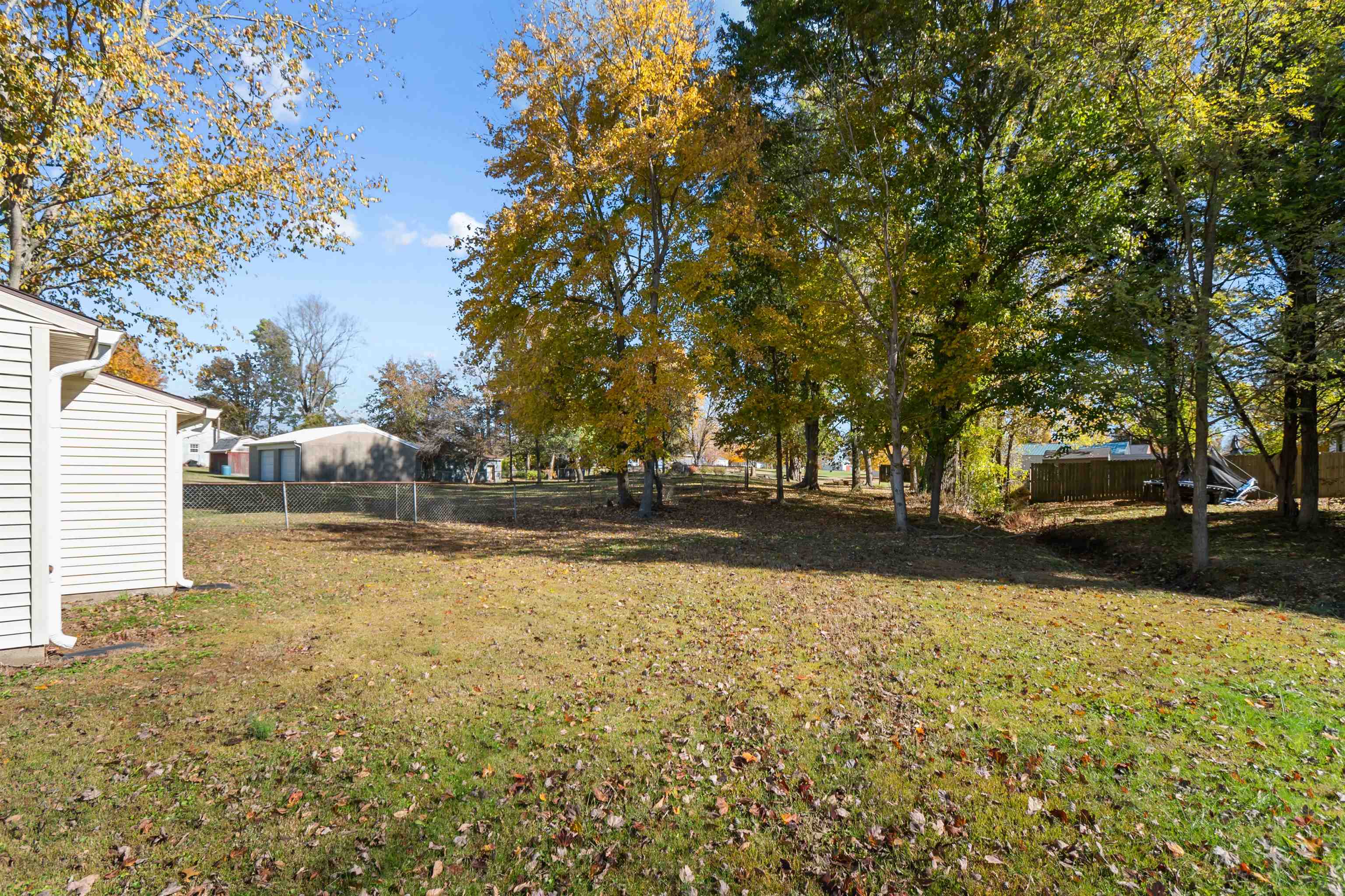 10570 Jefferson Street, Whitesville, Kentucky 42378, 3 Bedrooms Bedrooms, ,2 BathroomsBathrooms,Single Family Residence,For Sale,Jefferson Street,93531