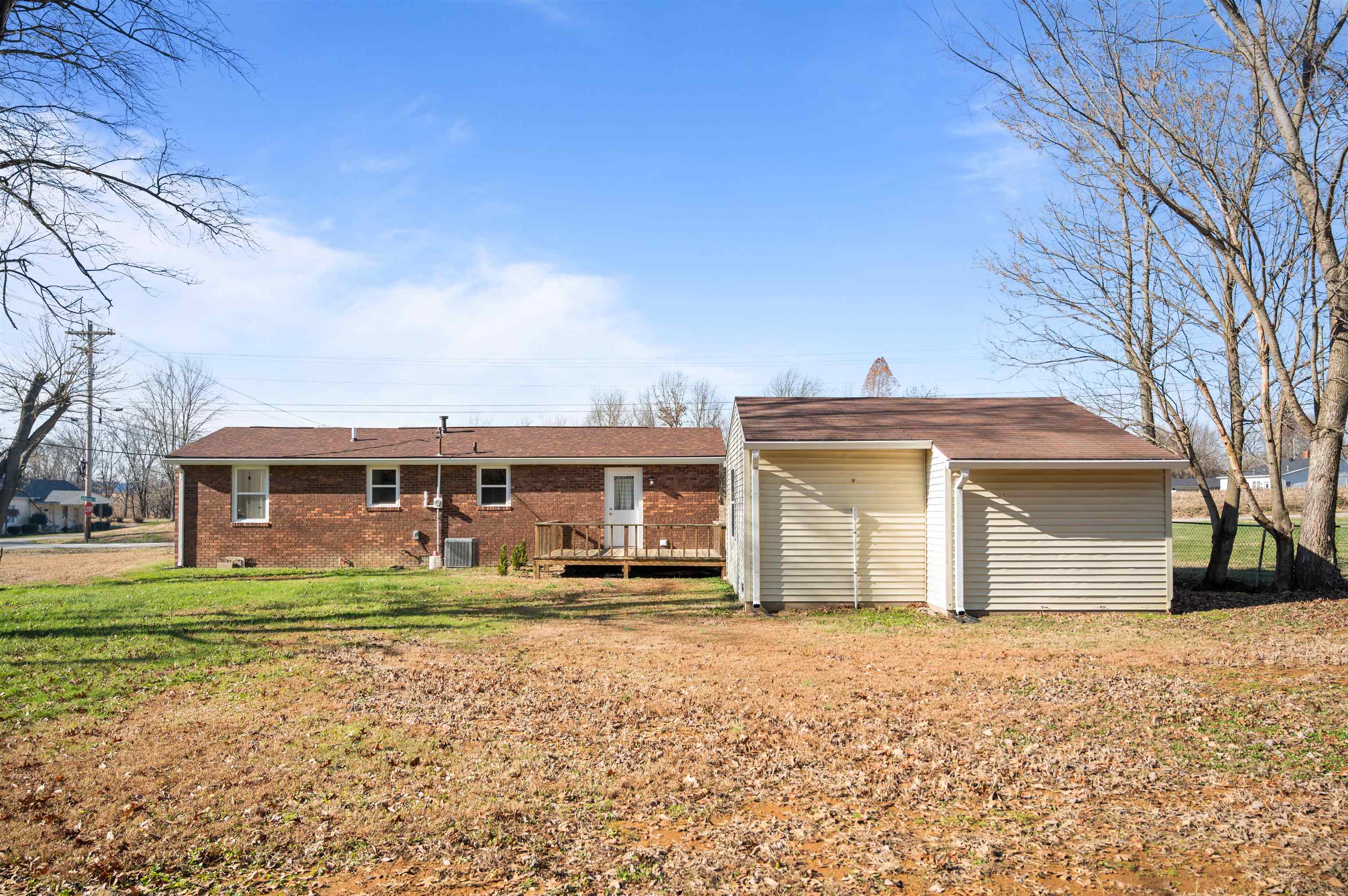 10570 Jefferson Street, Whitesville, Kentucky 42378, 3 Bedrooms Bedrooms, ,2 BathroomsBathrooms,Single Family Residence,For Sale,Jefferson Street,93531