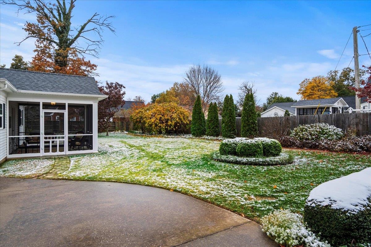 604 Ford Ave, Owensboro, Kentucky 42301, 4 Bedrooms Bedrooms, ,2 BathroomsBathrooms,Single Family Residence,For Sale,Ford Ave,93532