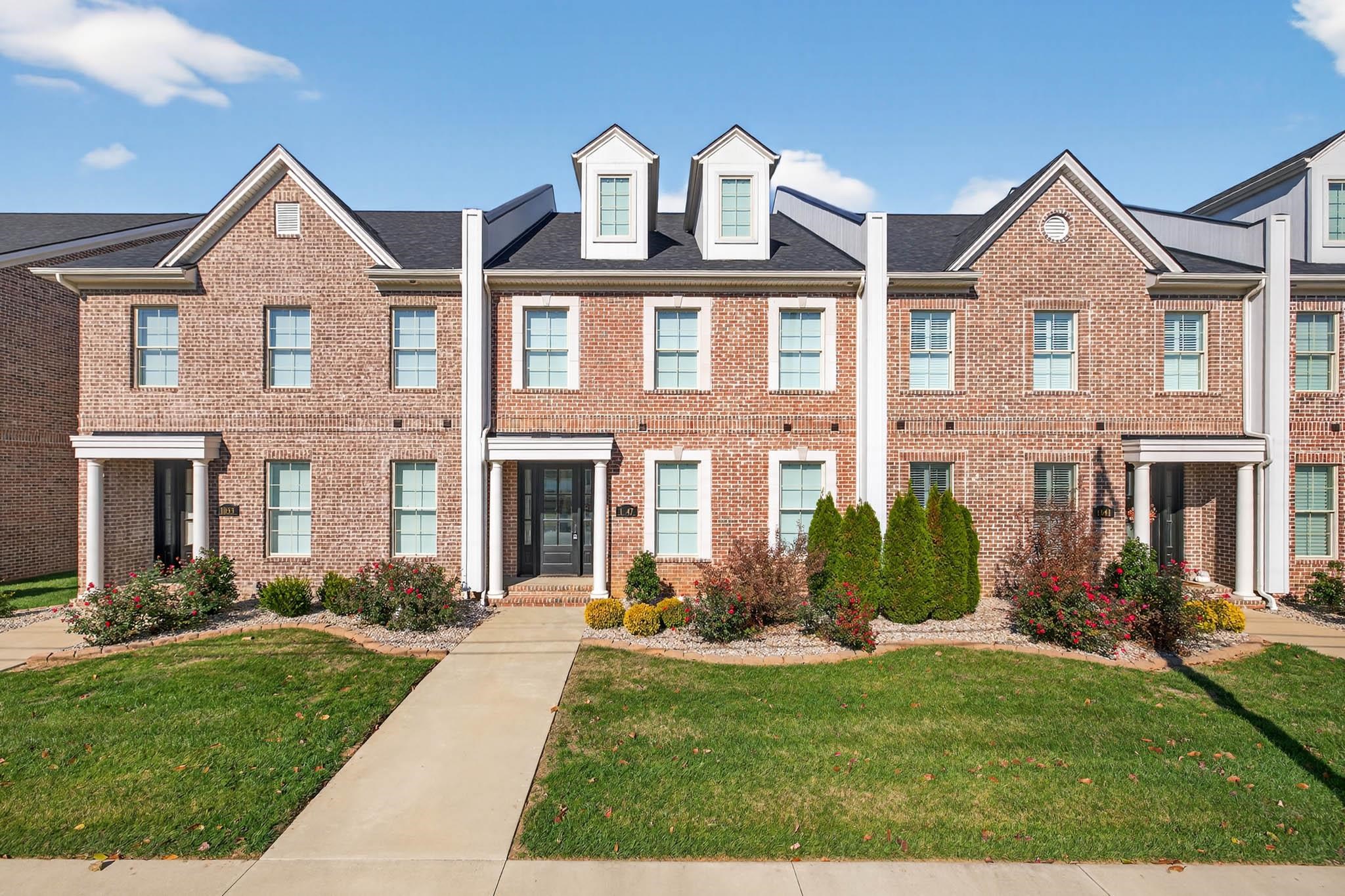 1047 Hill Avenue, Owensboro, Kentucky 42301, 4 Bedrooms Bedrooms, ,2 BathroomsBathrooms,Condominium,For Sale,Hill Avenue,93533