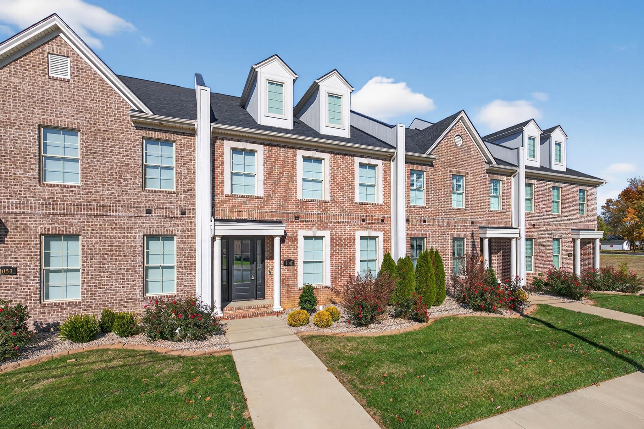 1047 Hill Avenue, Owensboro, Kentucky 42301, 4 Bedrooms Bedrooms, ,2 BathroomsBathrooms,Condominium,For Sale,Hill Avenue,93533