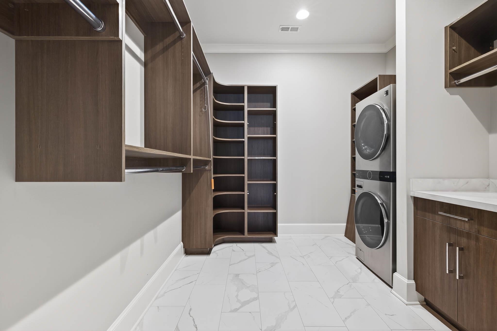 1047 Hill Avenue, Owensboro, Kentucky 42301, 4 Bedrooms Bedrooms, ,2 BathroomsBathrooms,Condominium,For Sale,Hill Avenue,93533