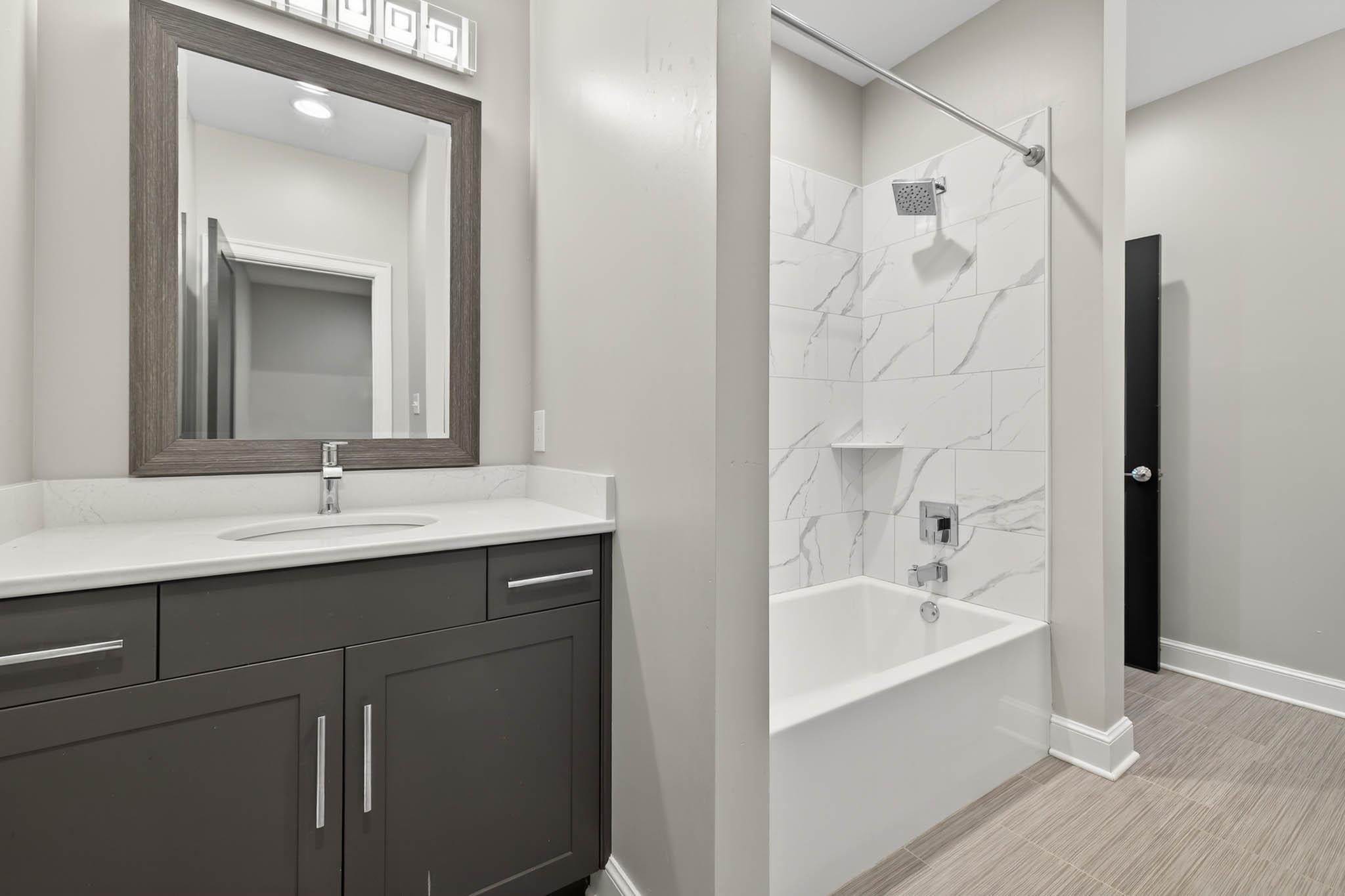 1047 Hill Avenue, Owensboro, Kentucky 42301, 4 Bedrooms Bedrooms, ,2 BathroomsBathrooms,Condominium,For Sale,Hill Avenue,93533