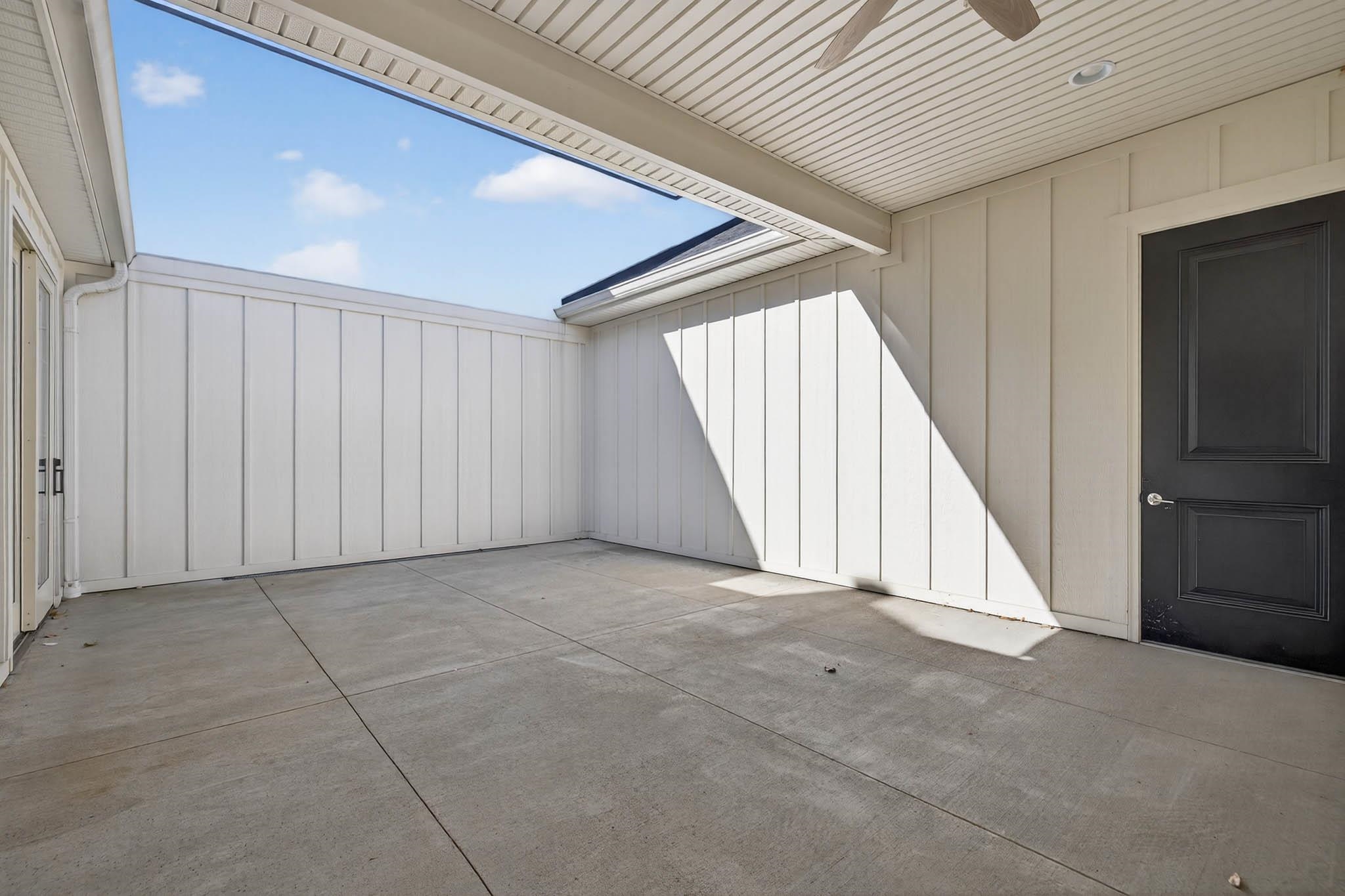 1047 Hill Avenue, Owensboro, Kentucky 42301, 4 Bedrooms Bedrooms, ,2 BathroomsBathrooms,Condominium,For Sale,Hill Avenue,93533