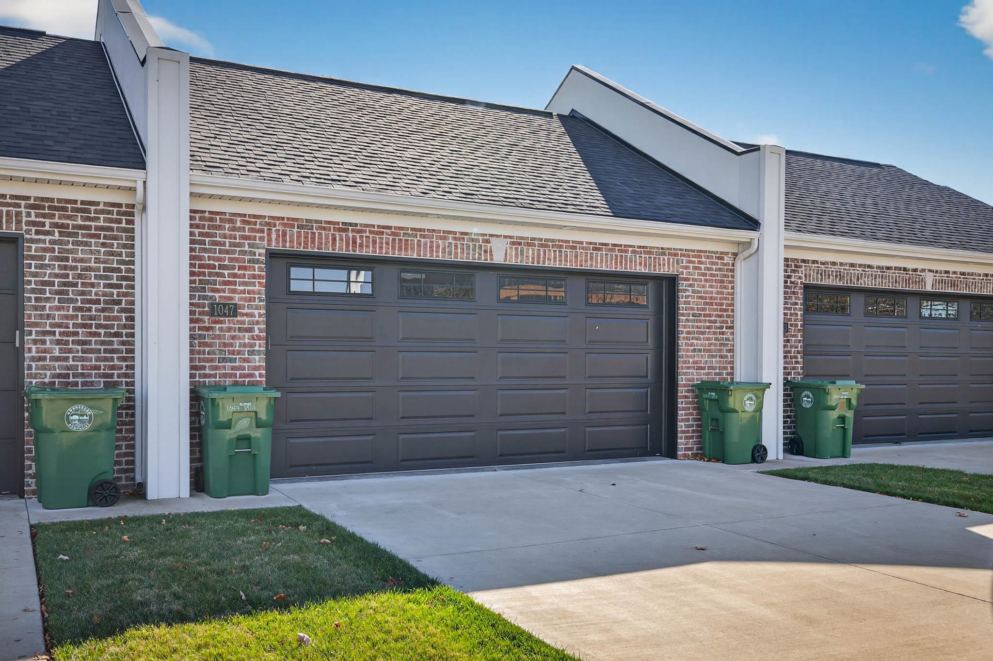 1047 Hill Avenue, Owensboro, Kentucky 42301, 4 Bedrooms Bedrooms, ,2 BathroomsBathrooms,Condominium,For Sale,Hill Avenue,93533