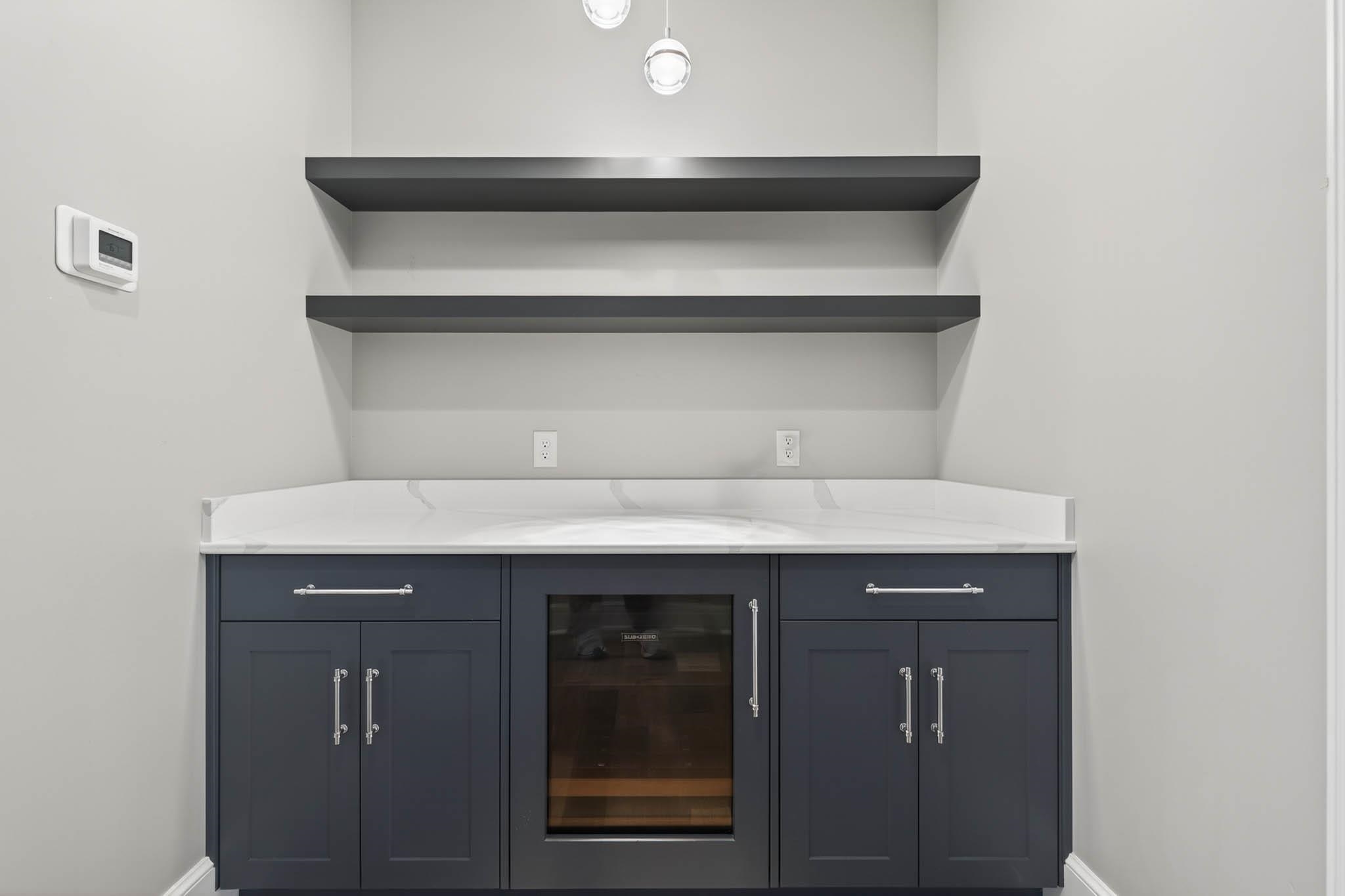 1047 Hill Avenue, Owensboro, Kentucky 42301, 4 Bedrooms Bedrooms, ,2 BathroomsBathrooms,Condominium,For Sale,Hill Avenue,93533