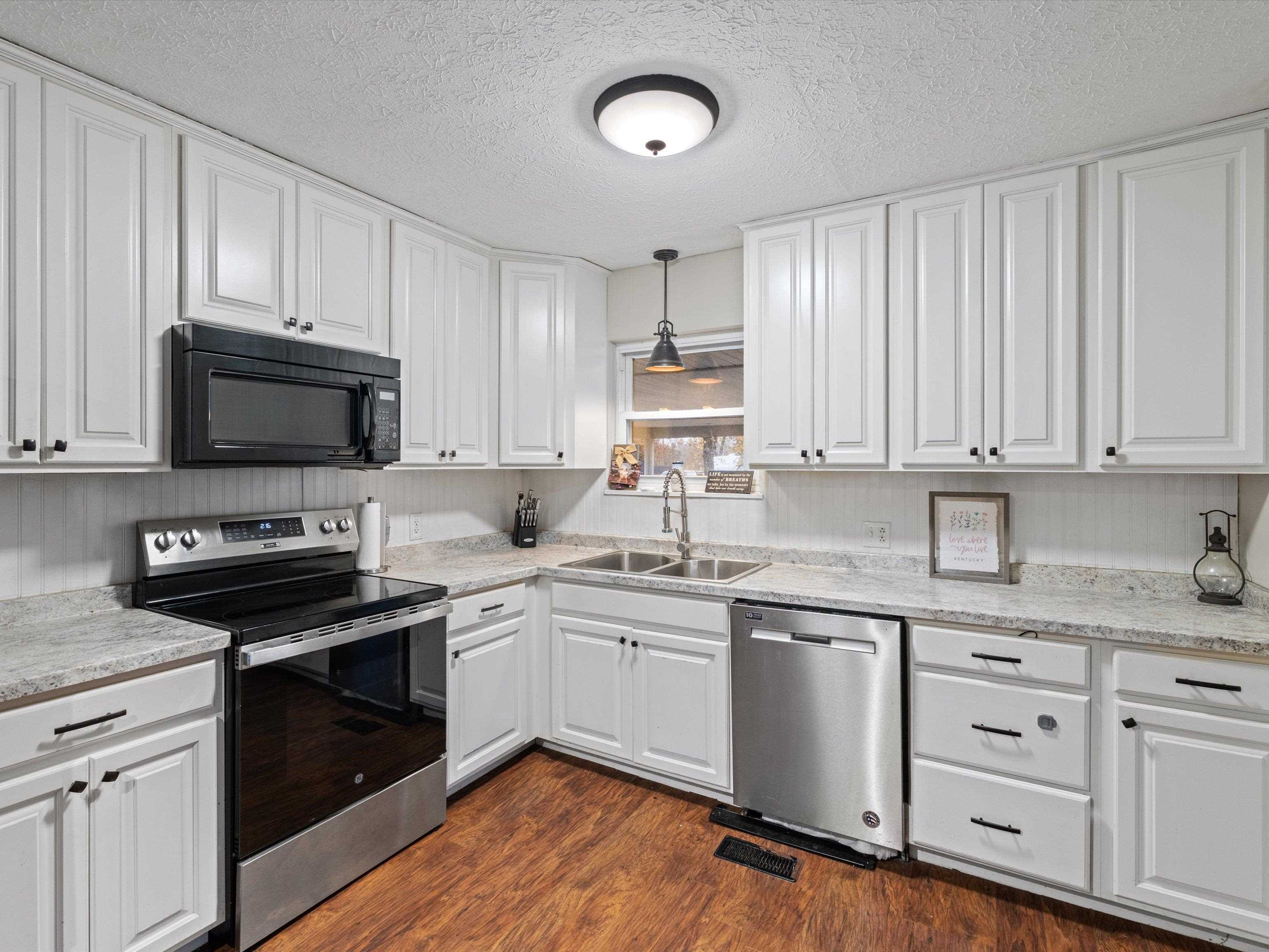 118 Thelma Ridge Rd, Centertown, Kentucky 42328, 3 Bedrooms Bedrooms, ,1 BathroomBathrooms,Single Family Residence,For Sale,Thelma Ridge Rd,93534