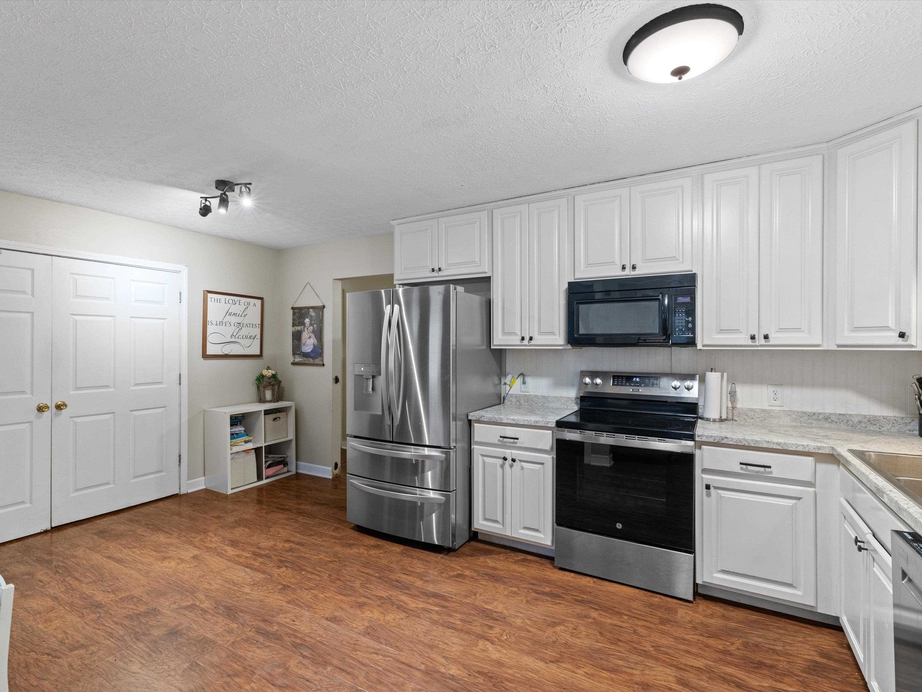 118 Thelma Ridge Rd, Centertown, Kentucky 42328, 3 Bedrooms Bedrooms, ,1 BathroomBathrooms,Single Family Residence,For Sale,Thelma Ridge Rd,93534