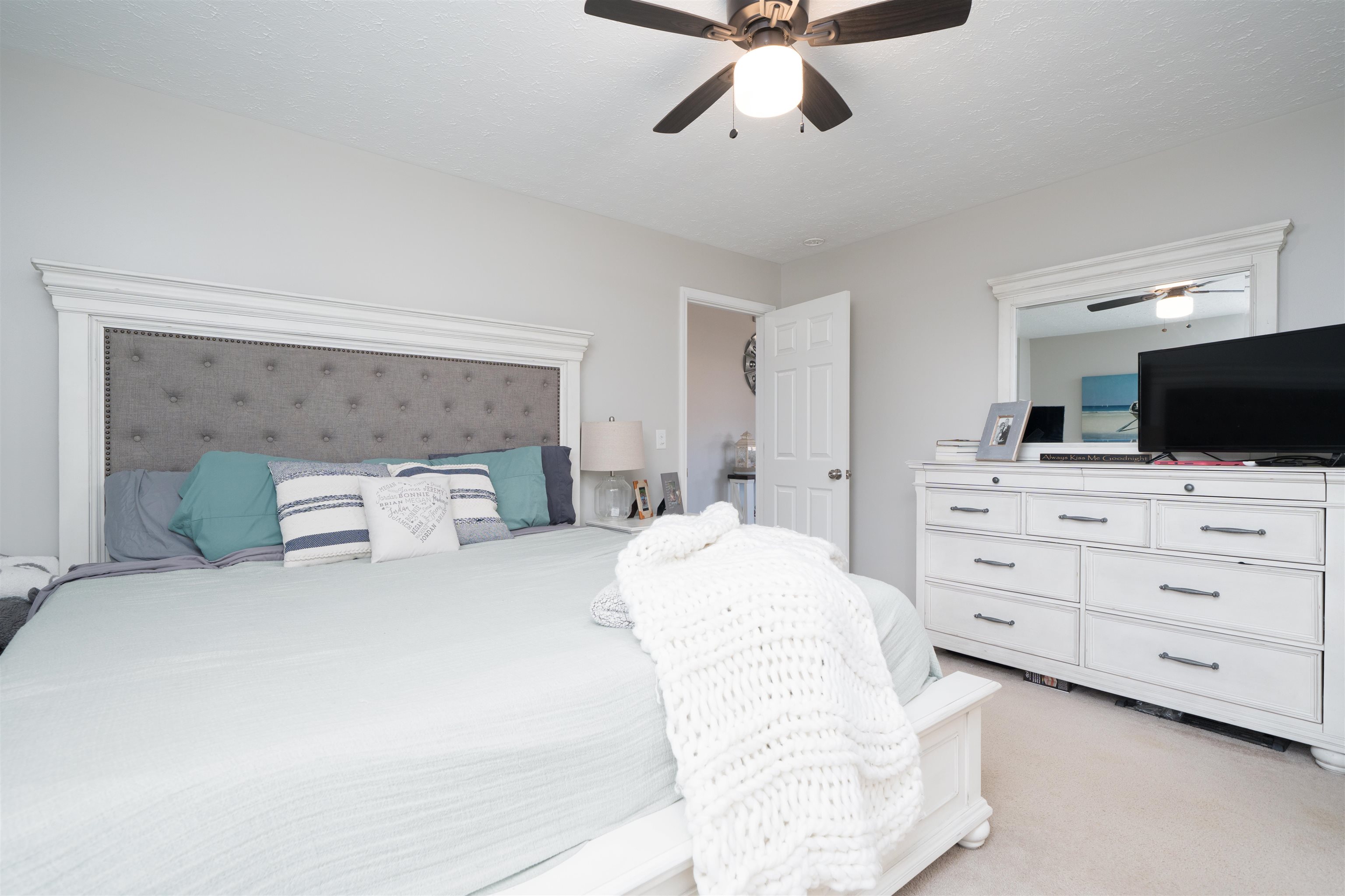 421 Newbury Ct, Owensboro, Kentucky 42301, 3 Bedrooms Bedrooms, ,2 BathroomsBathrooms,Single Family Residence,For Sale,Newbury Ct,93535