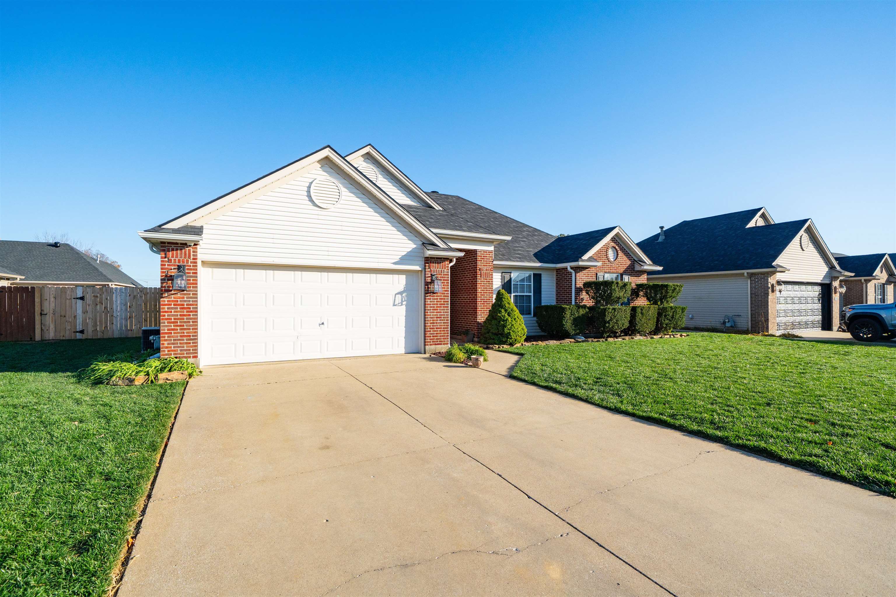 421 Newbury Ct, Owensboro, Kentucky 42301, 3 Bedrooms Bedrooms, ,2 BathroomsBathrooms,Single Family Residence,For Sale,Newbury Ct,93535