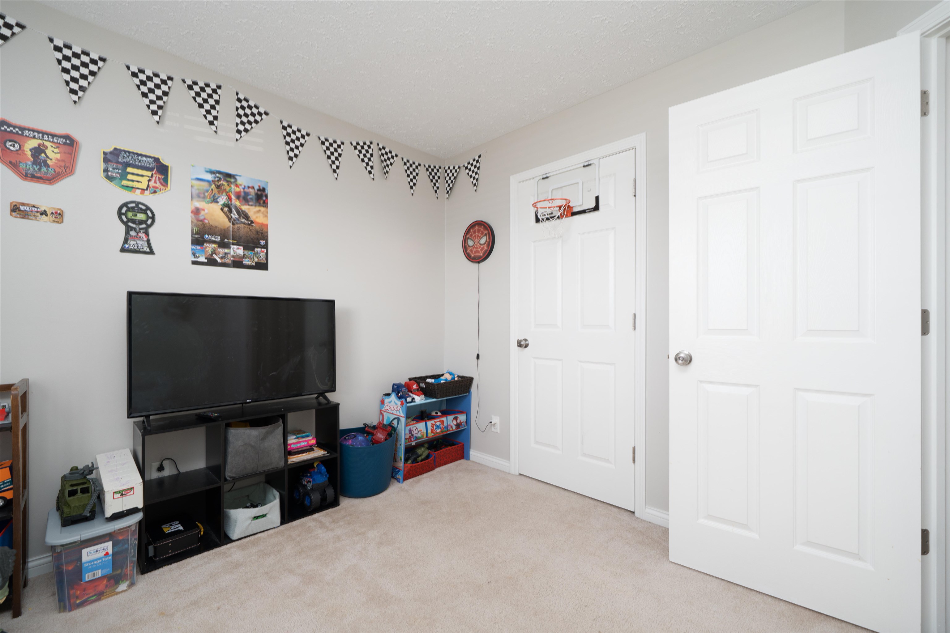 421 Newbury Ct, Owensboro, Kentucky 42301, 3 Bedrooms Bedrooms, ,2 BathroomsBathrooms,Single Family Residence,For Sale,Newbury Ct,93535