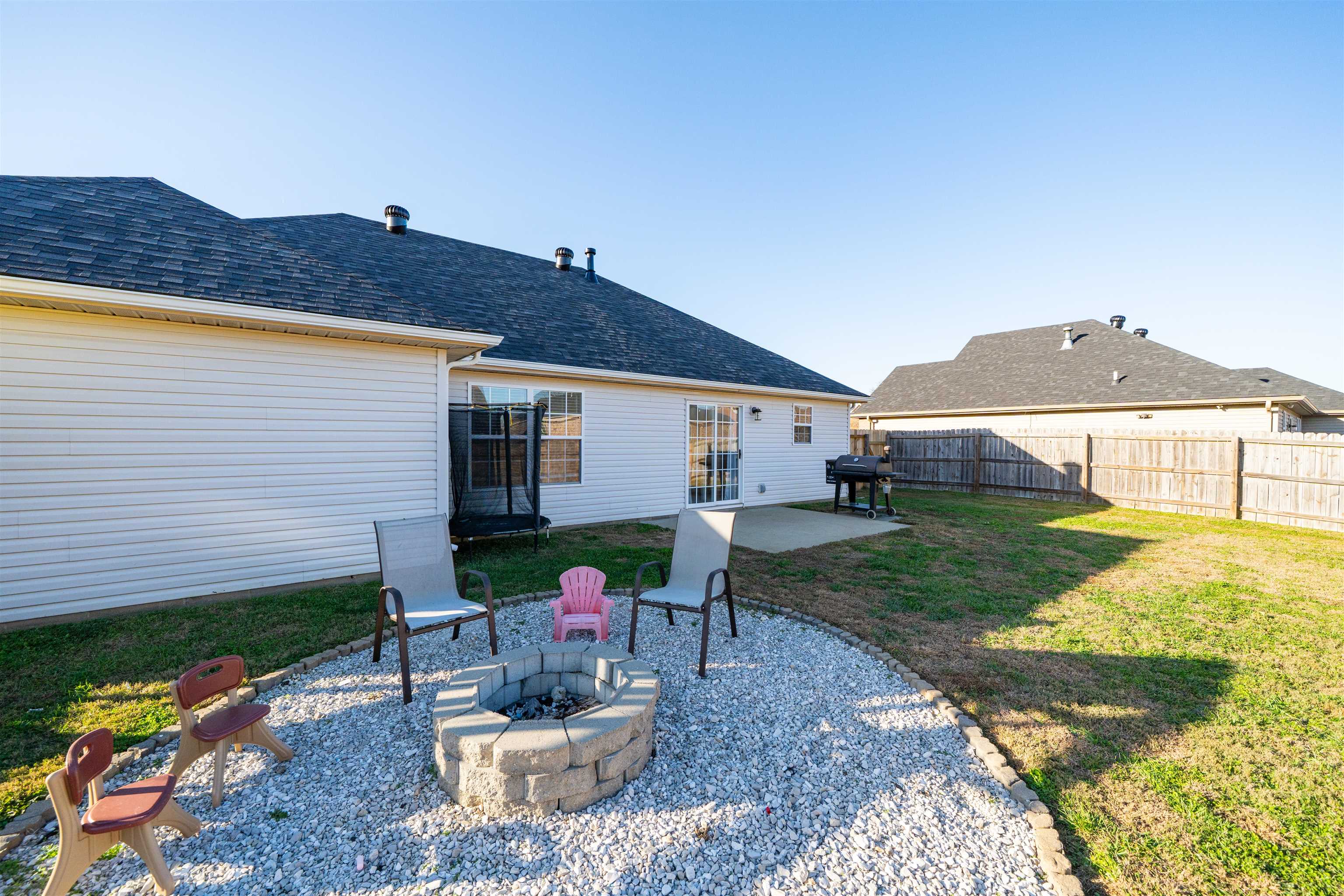 421 Newbury Ct, Owensboro, Kentucky 42301, 3 Bedrooms Bedrooms, ,2 BathroomsBathrooms,Single Family Residence,For Sale,Newbury Ct,93535