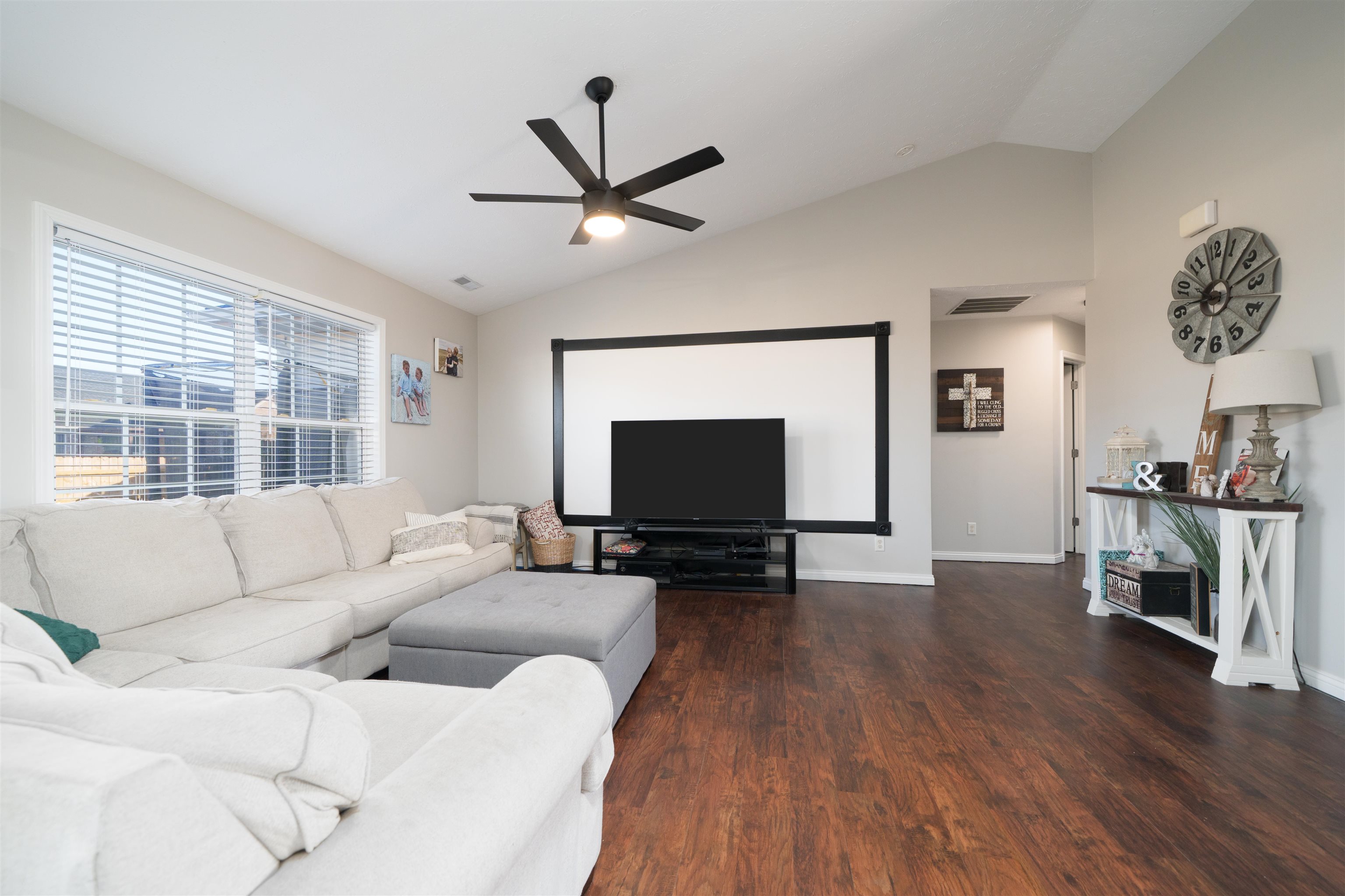 421 Newbury Ct, Owensboro, Kentucky 42301, 3 Bedrooms Bedrooms, ,2 BathroomsBathrooms,Single Family Residence,For Sale,Newbury Ct,93535