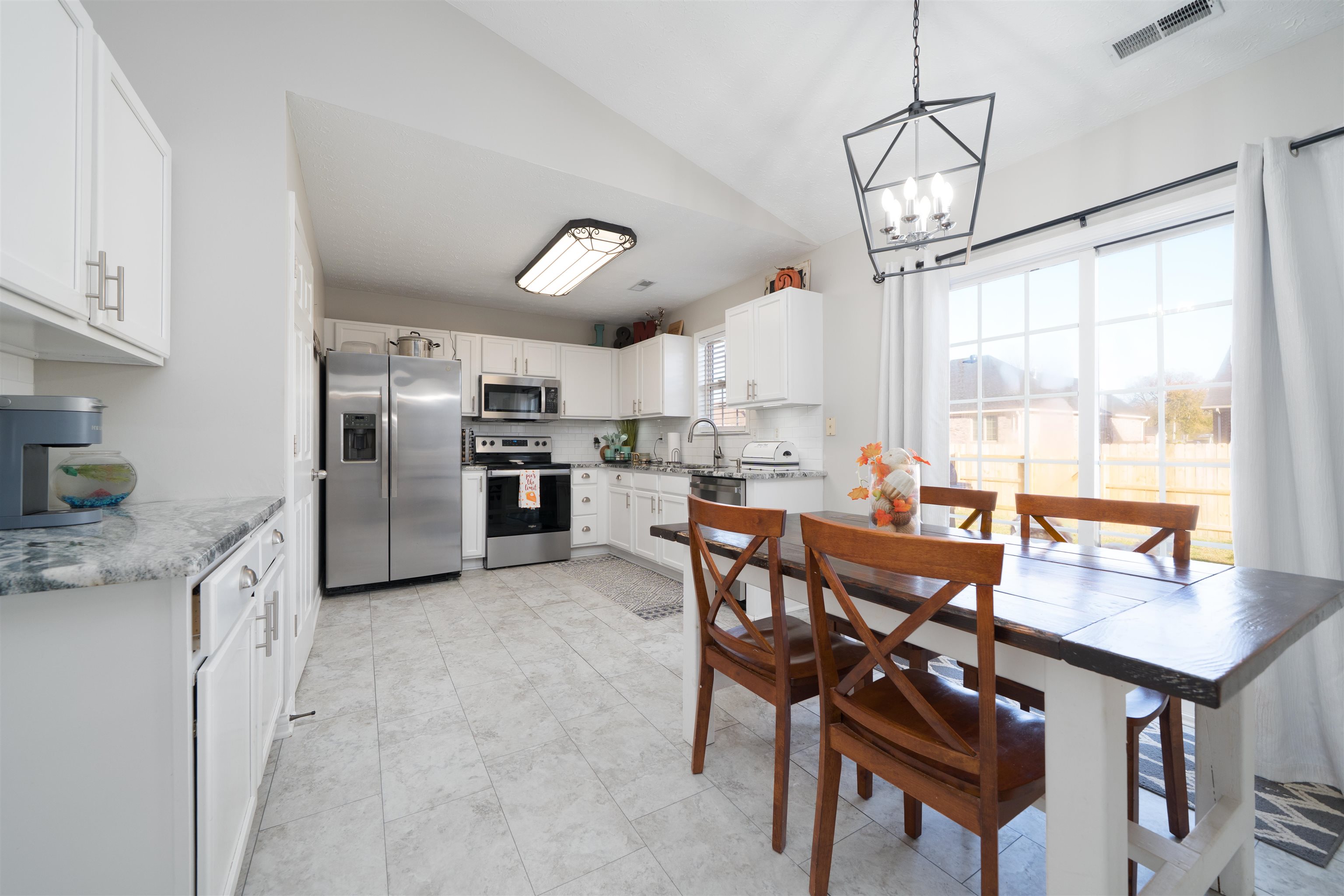 421 Newbury Ct, Owensboro, Kentucky 42301, 3 Bedrooms Bedrooms, ,2 BathroomsBathrooms,Single Family Residence,For Sale,Newbury Ct,93535