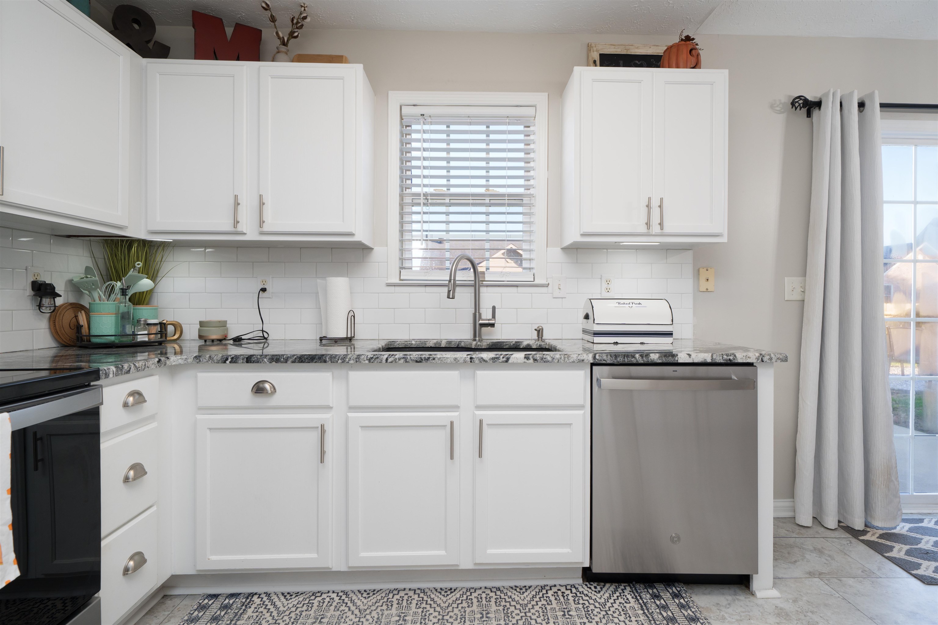 421 Newbury Ct, Owensboro, Kentucky 42301, 3 Bedrooms Bedrooms, ,2 BathroomsBathrooms,Single Family Residence,For Sale,Newbury Ct,93535