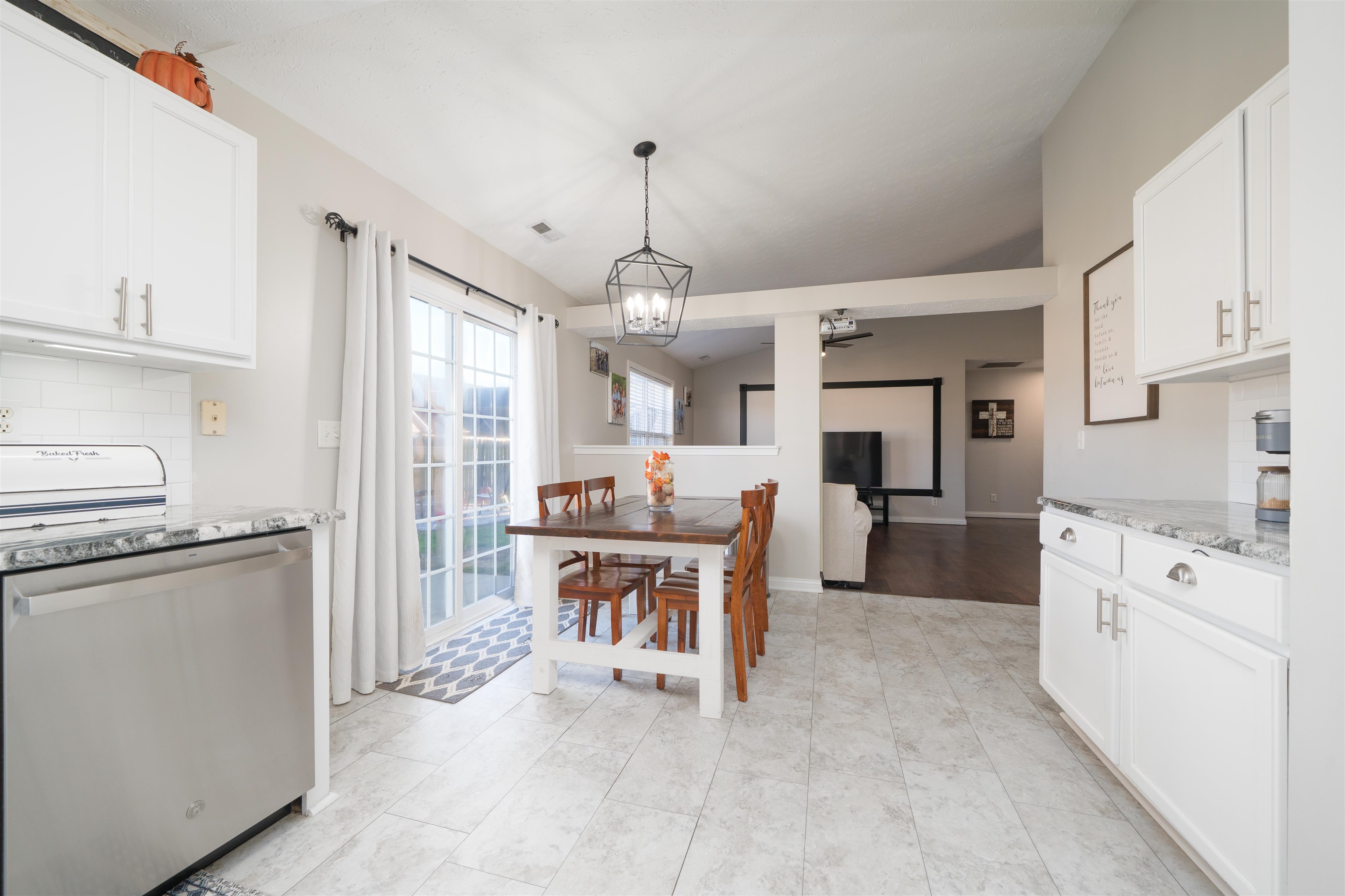 421 Newbury Ct, Owensboro, Kentucky 42301, 3 Bedrooms Bedrooms, ,2 BathroomsBathrooms,Single Family Residence,For Sale,Newbury Ct,93535