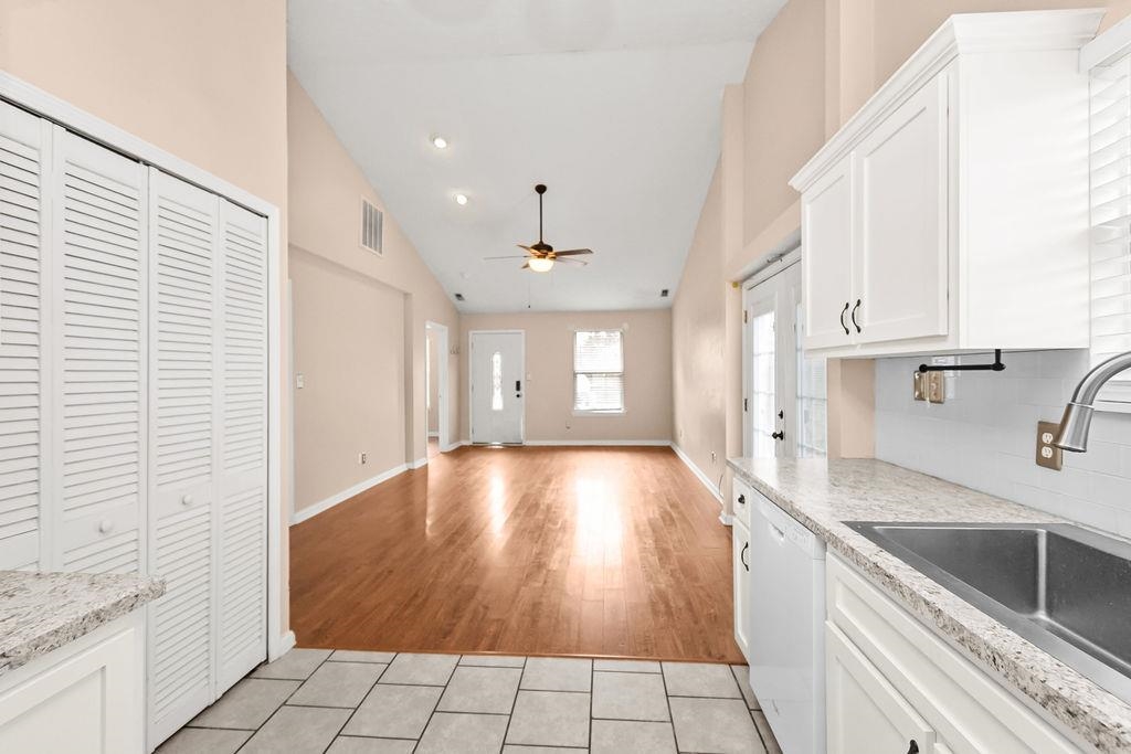 2545 Lake Pointe, Owensboro, Kentucky 42301, 2 Bedrooms Bedrooms, ,1 BathroomBathrooms,Single Family Residence,For Sale,Lake Pointe,93541