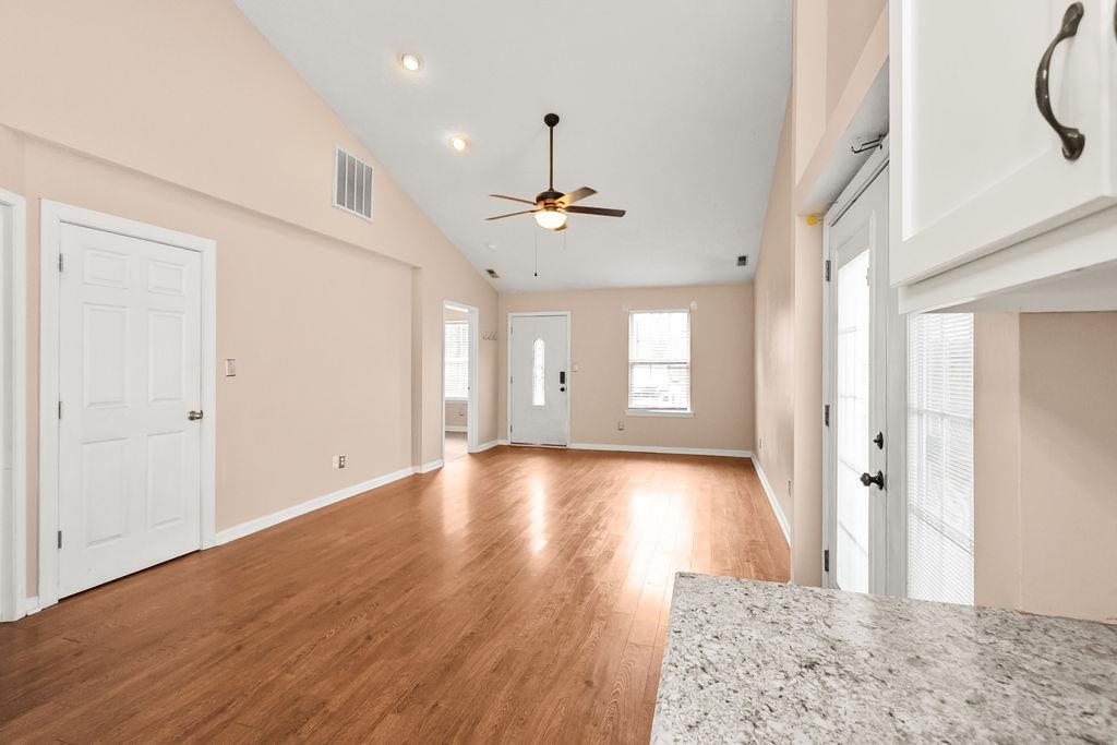 2545 Lake Pointe, Owensboro, Kentucky 42301, 2 Bedrooms Bedrooms, ,1 BathroomBathrooms,Single Family Residence,For Sale,Lake Pointe,93541