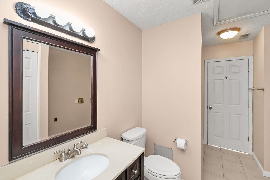 2545 Lake Pointe, Owensboro, Kentucky 42301, 2 Bedrooms Bedrooms, ,1 BathroomBathrooms,Single Family Residence,For Sale,Lake Pointe,93541