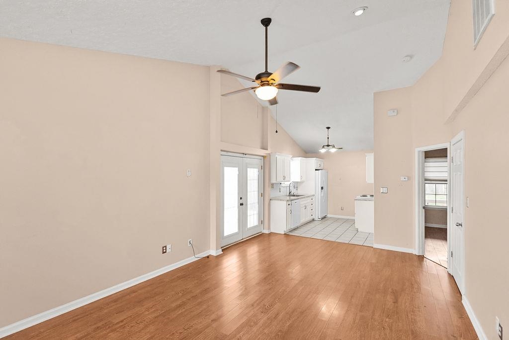 2545 Lake Pointe, Owensboro, Kentucky 42301, 2 Bedrooms Bedrooms, ,1 BathroomBathrooms,Single Family Residence,For Sale,Lake Pointe,93541