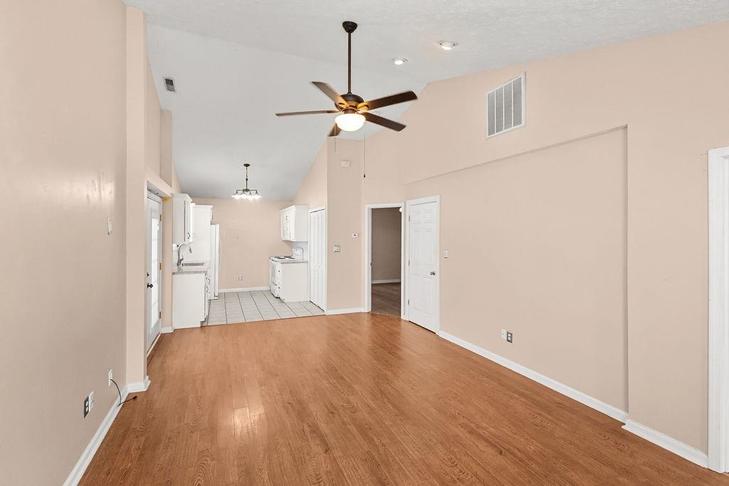 2545 Lake Pointe, Owensboro, Kentucky 42301, 2 Bedrooms Bedrooms, ,1 BathroomBathrooms,Single Family Residence,For Sale,Lake Pointe,93541