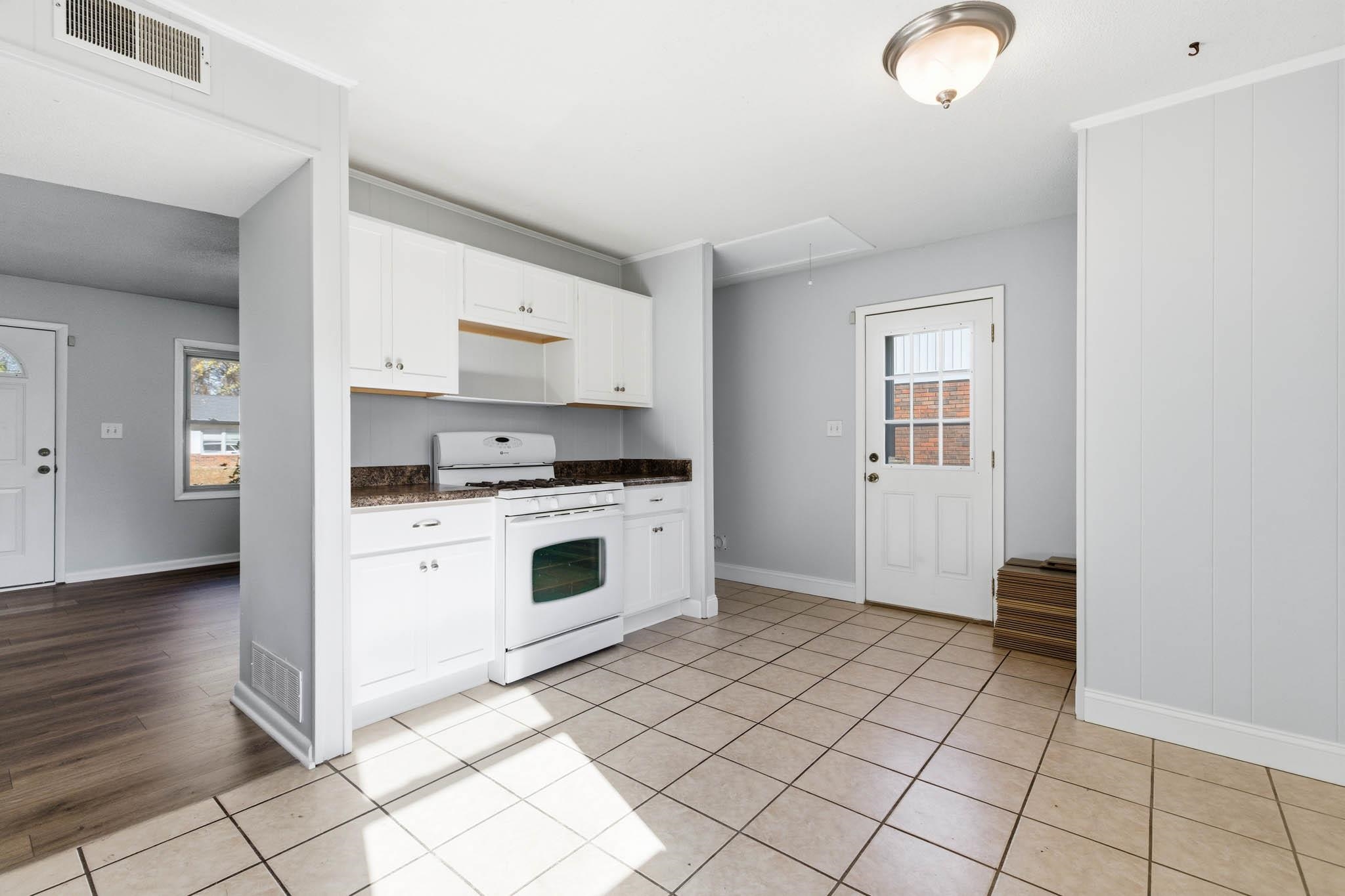 2826 Yosemite Dr, Owensboro, Kentucky 42301, 3 Bedrooms Bedrooms, ,1 BathroomBathrooms,Single Family Residence,For Sale,Yosemite Dr,93550