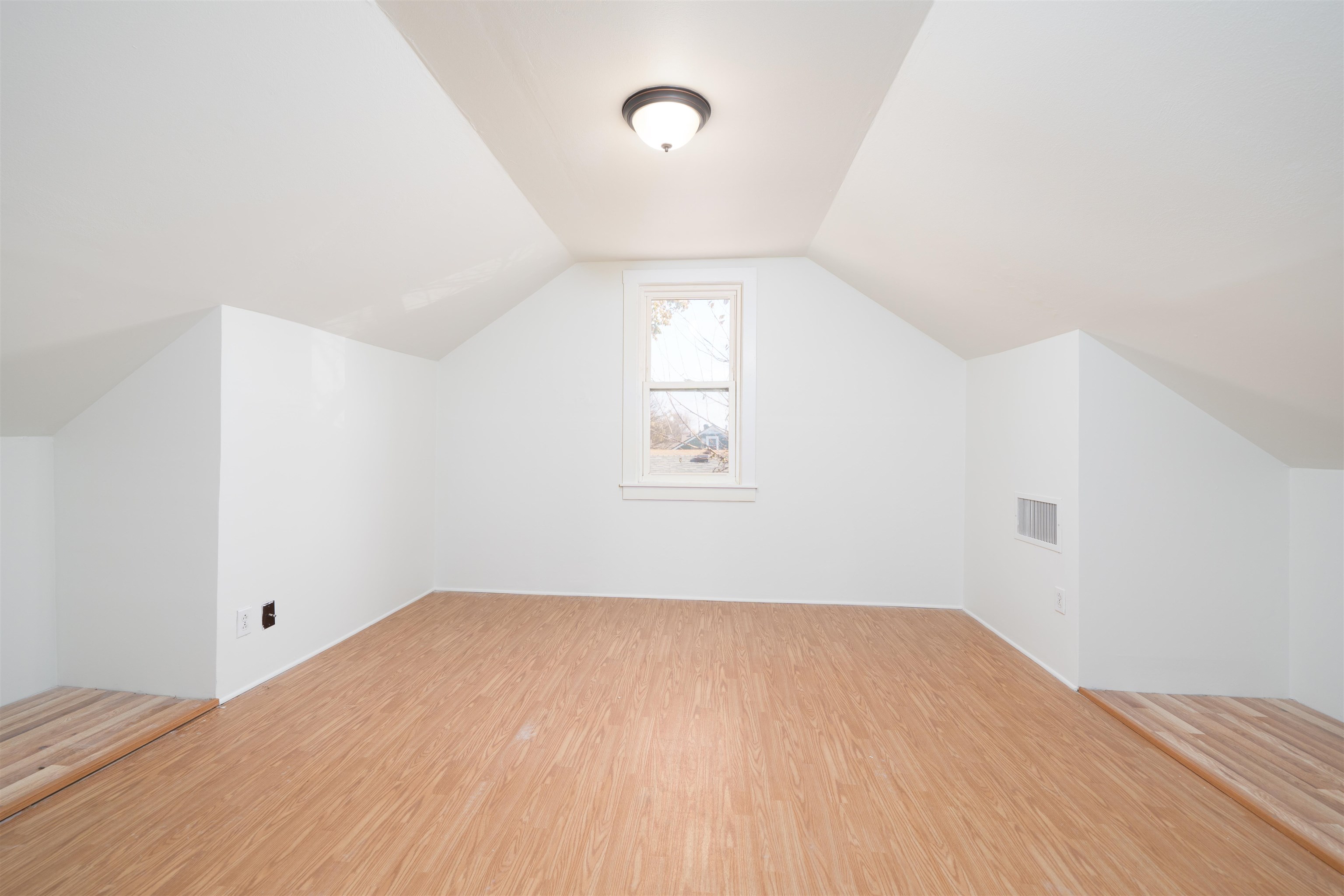 311 22nd Street, Owensboro, Kentucky 42303, 3 Bedrooms Bedrooms, ,2 BathroomsBathrooms,Single Family Residence,For Sale,22nd Street,93551