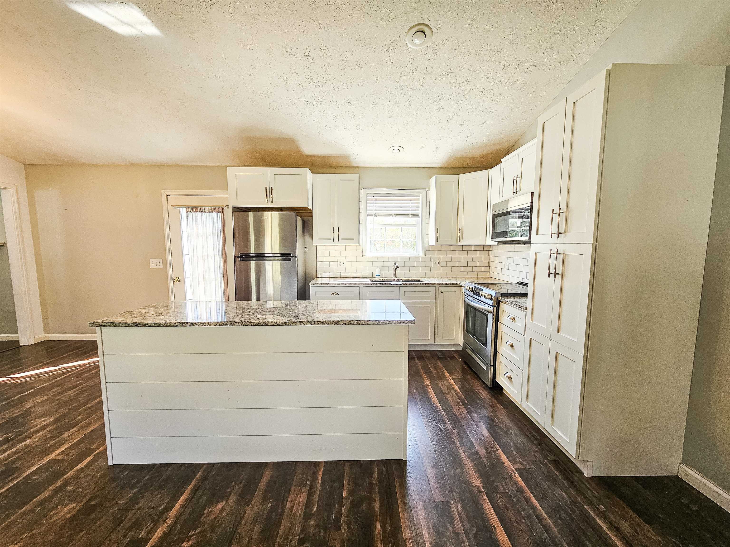 221 Matilda Lane, Hartford, Kentucky 42347, 4 Bedrooms Bedrooms, ,2 BathroomsBathrooms,Single Family Residence,For Sale,Matilda Lane,93556