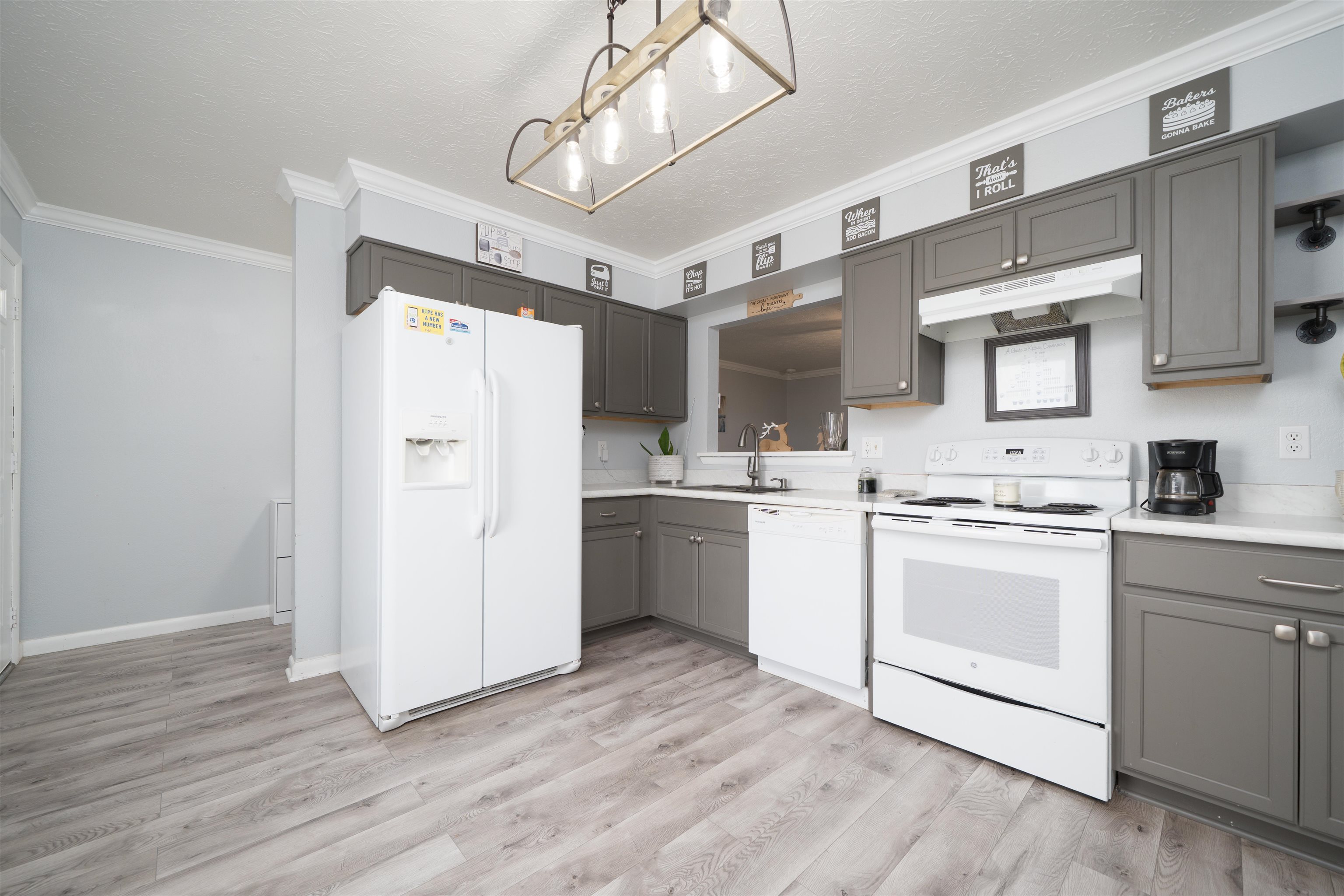 4713 Kings Mill Dr, Owensboro, Kentucky 42303, 3 Bedrooms Bedrooms, ,1 BathroomBathrooms,Single Family Residence,For Sale,Kings Mill Dr,93558