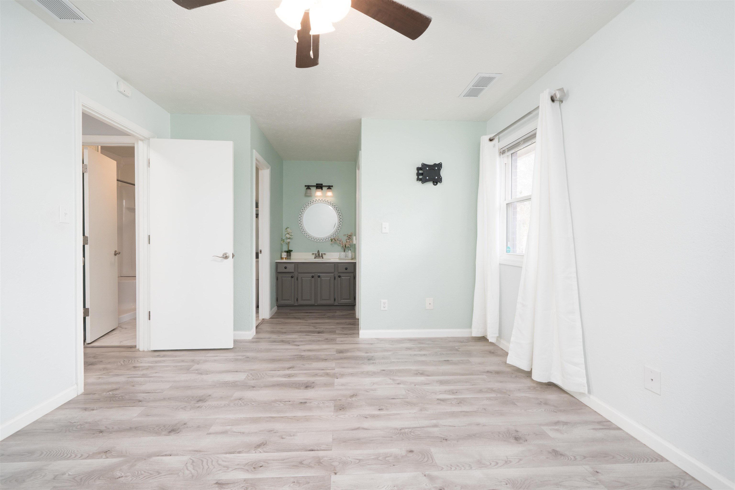 4713 Kings Mill Dr, Owensboro, Kentucky 42303, 3 Bedrooms Bedrooms, ,1 BathroomBathrooms,Single Family Residence,For Sale,Kings Mill Dr,93558