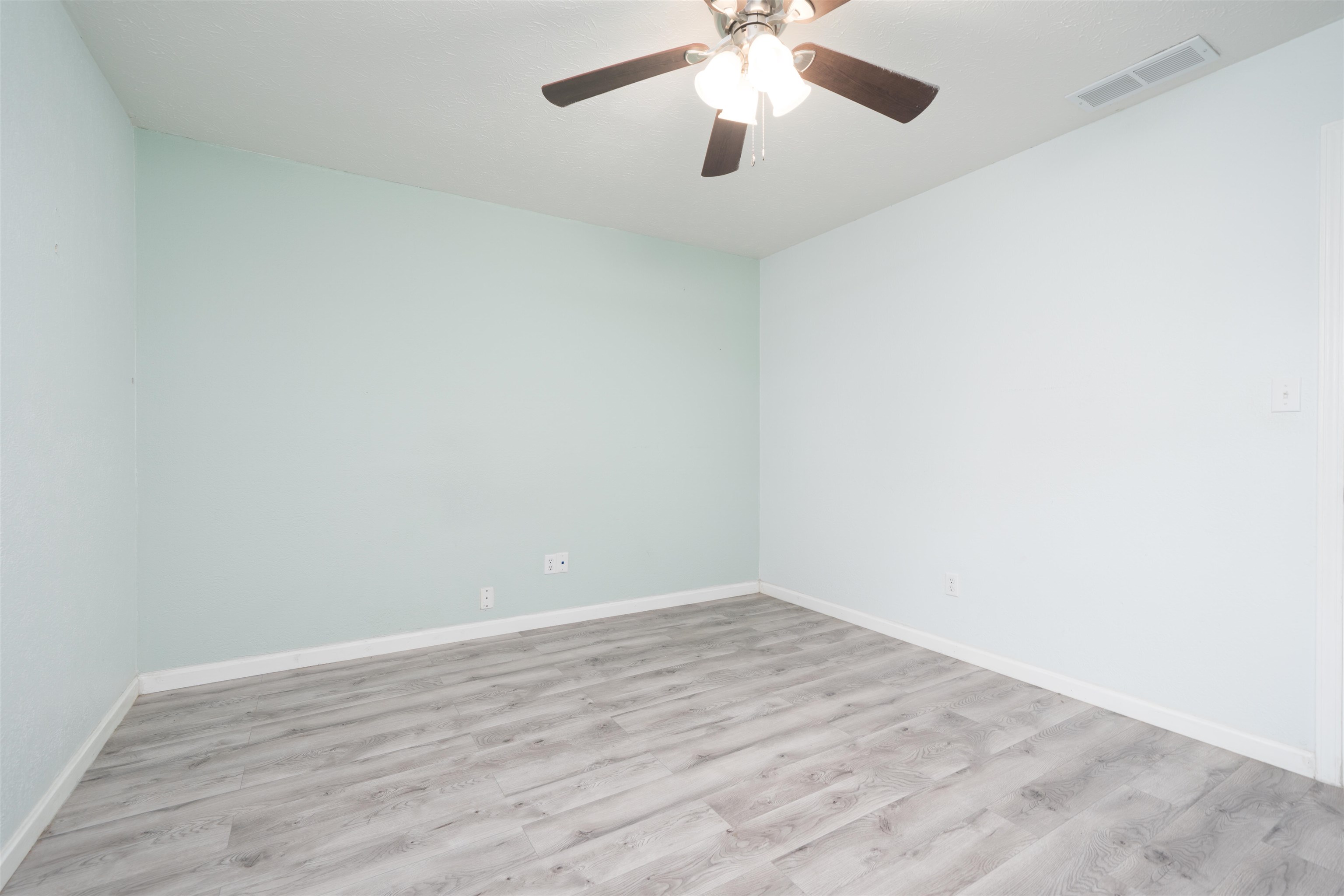 4713 Kings Mill Dr, Owensboro, Kentucky 42303, 3 Bedrooms Bedrooms, ,1 BathroomBathrooms,Single Family Residence,For Sale,Kings Mill Dr,93558